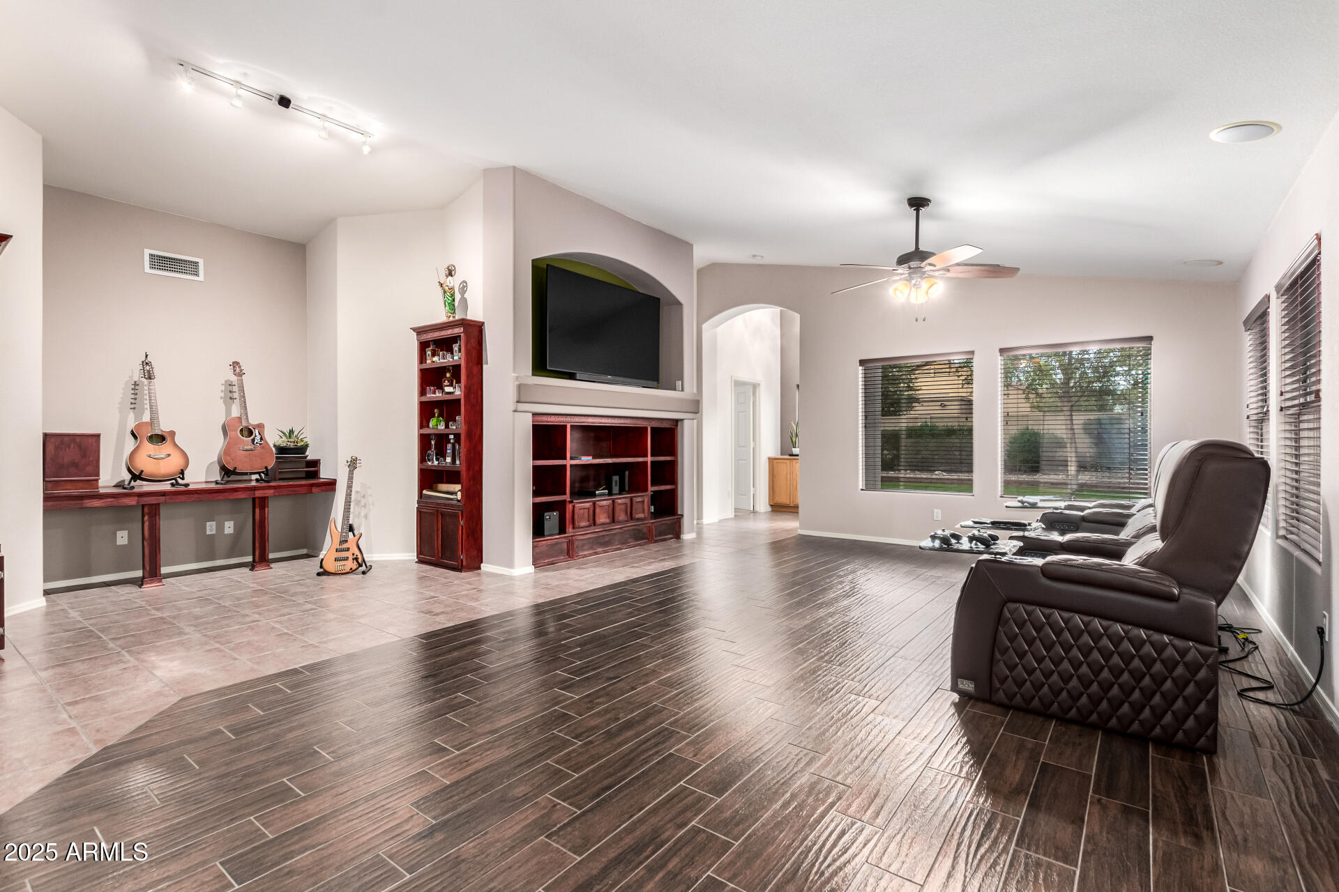 17530 W WIND DRIFT Court