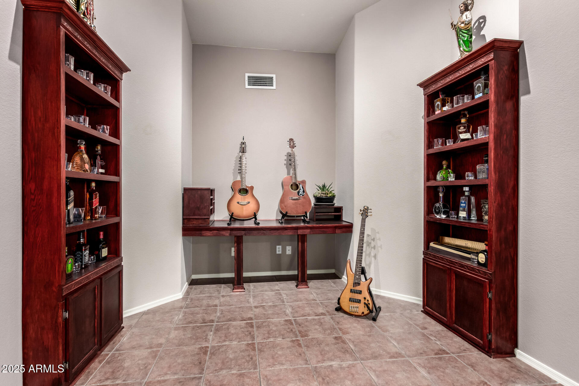 17530 W WIND DRIFT Court