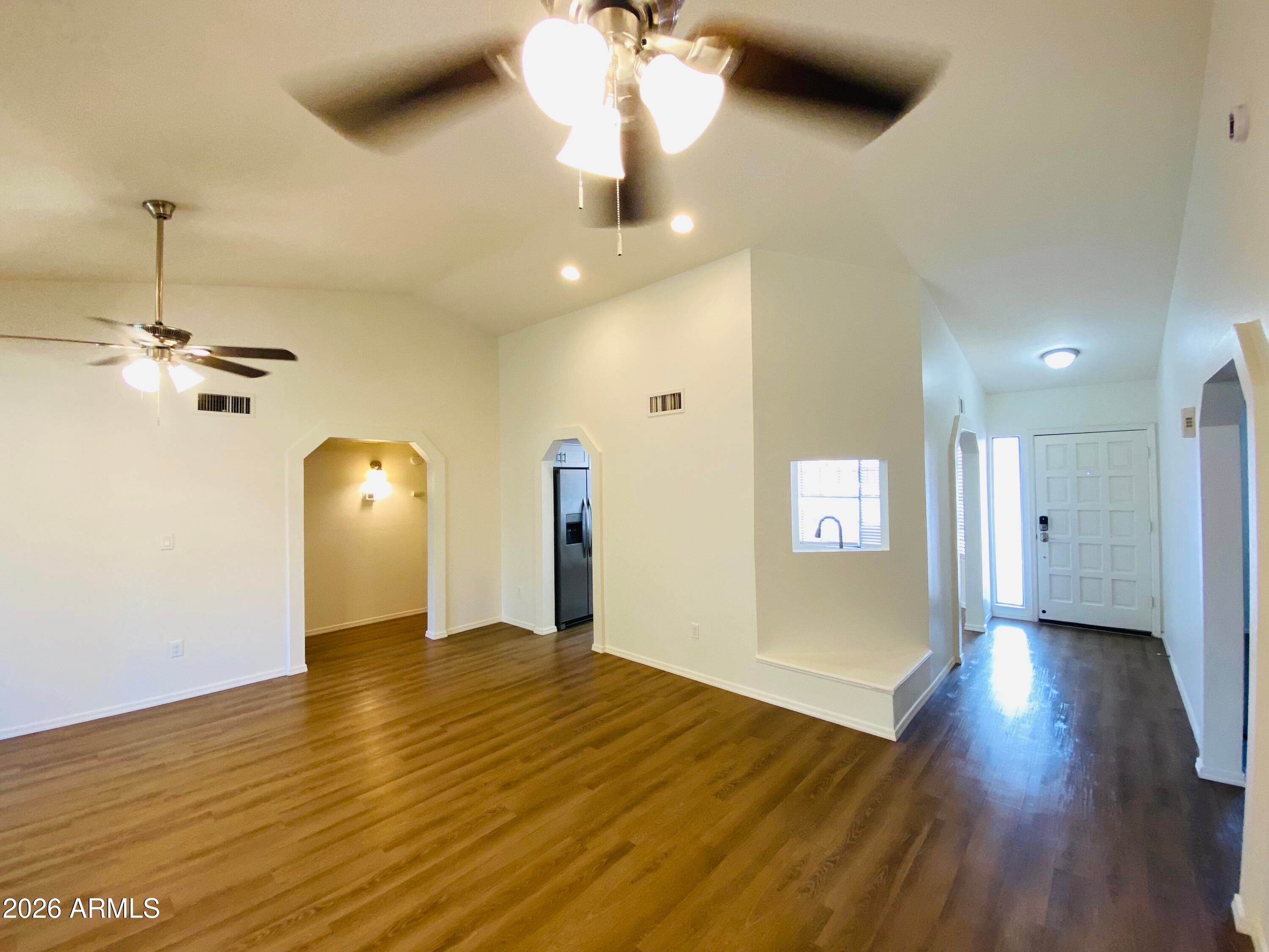 1524 W MISSION Drive