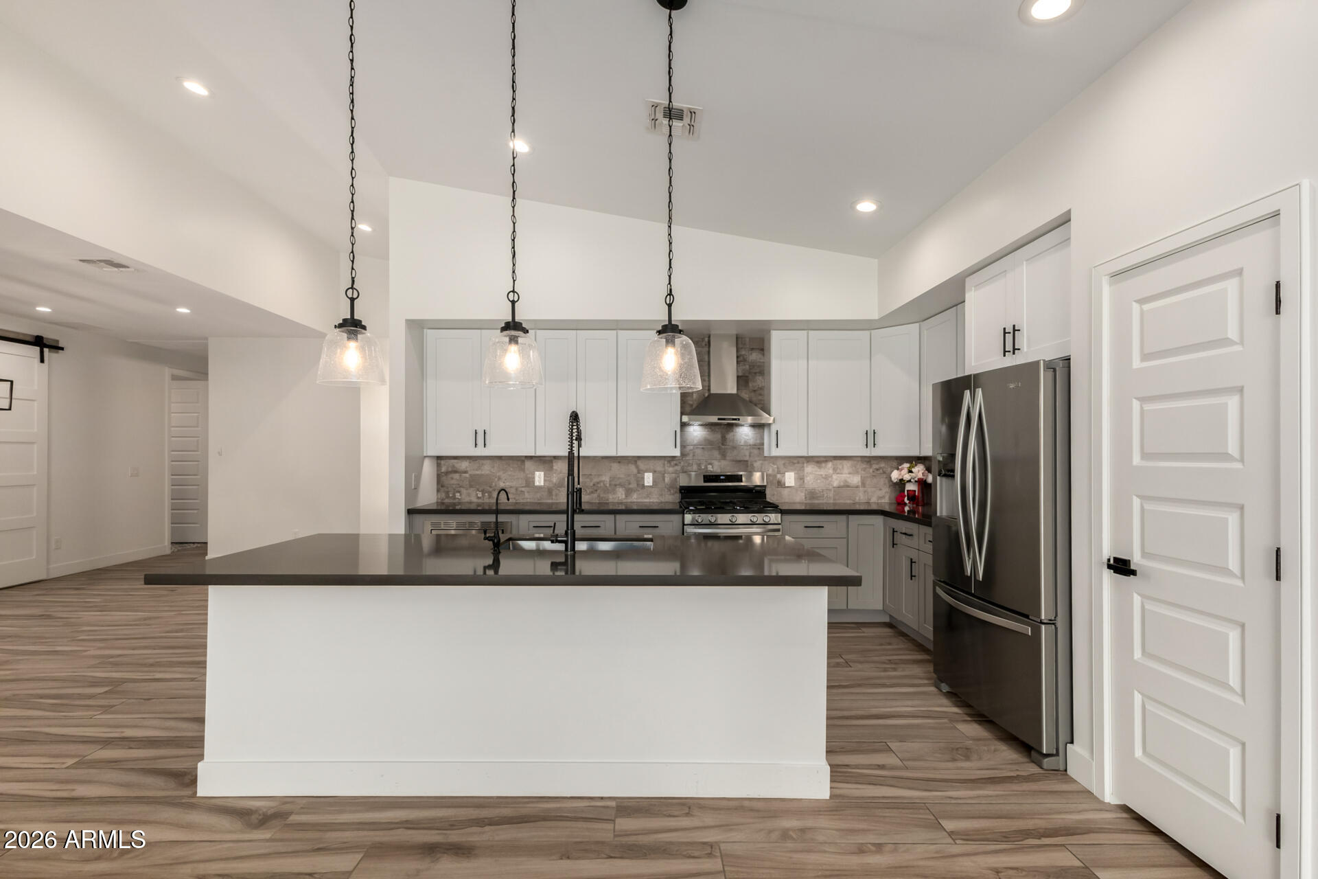 2418 E AMELIA Avenue