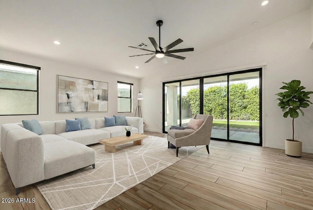 Home Search 2418 E AMELIA Avenue