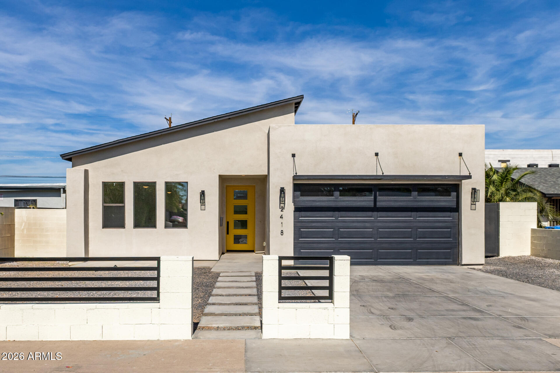 Home Search 2418 E AMELIA Avenue