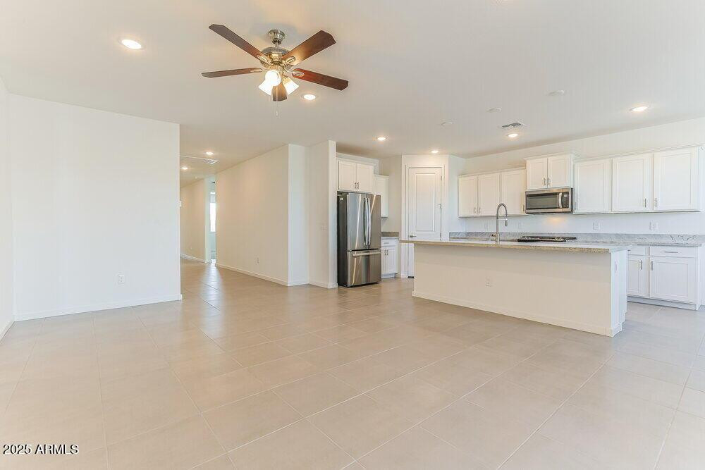 35792 N Bloom Street