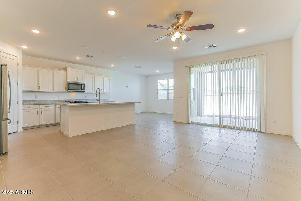 35792 N Bloom Street