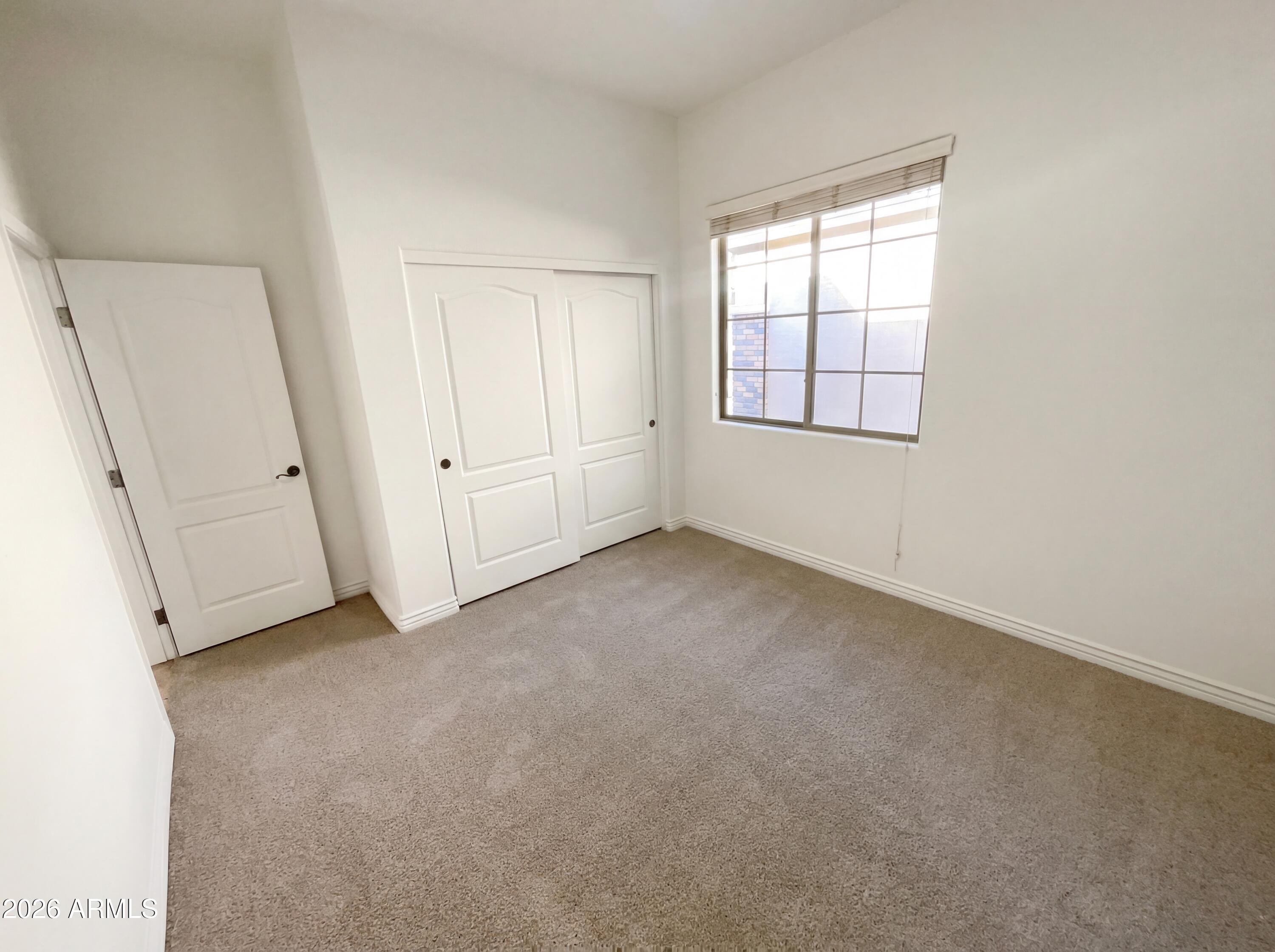 7326 N KIRSTEN Avenue