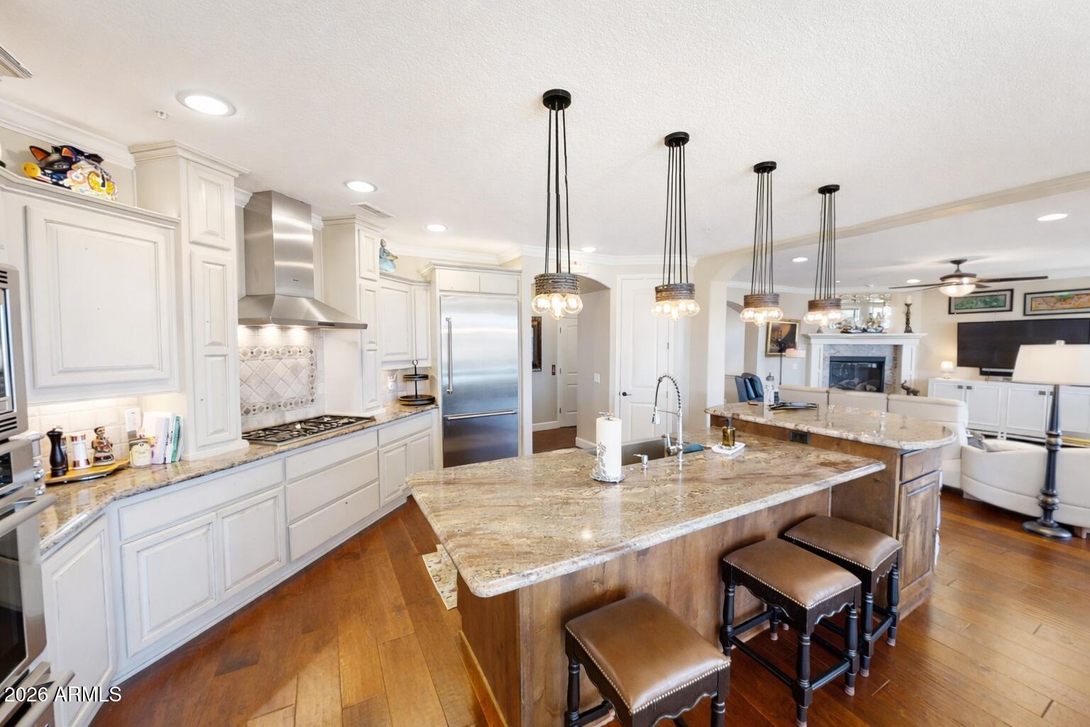 1233 S Lakeview Drive