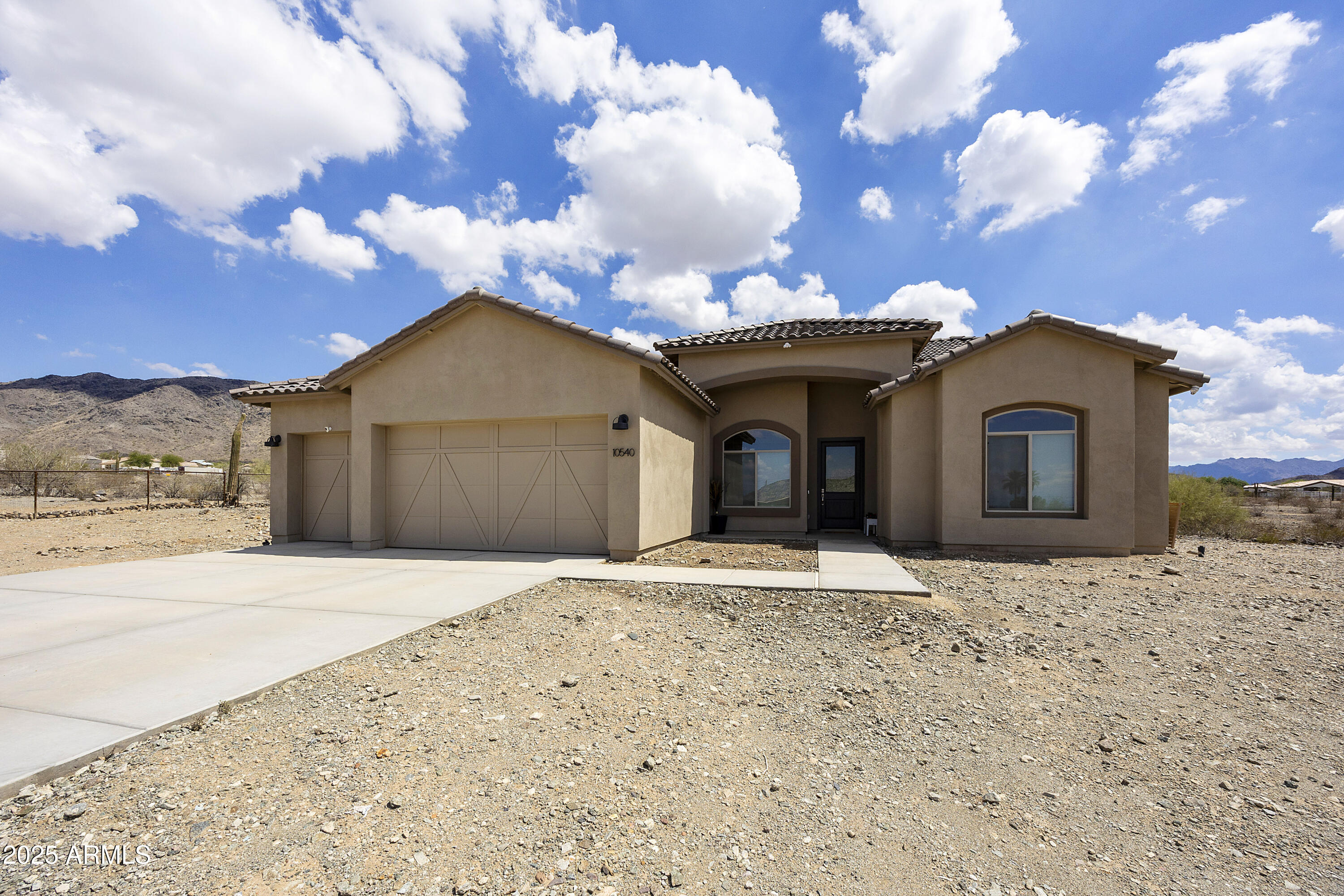 10540 S 32ND Drive