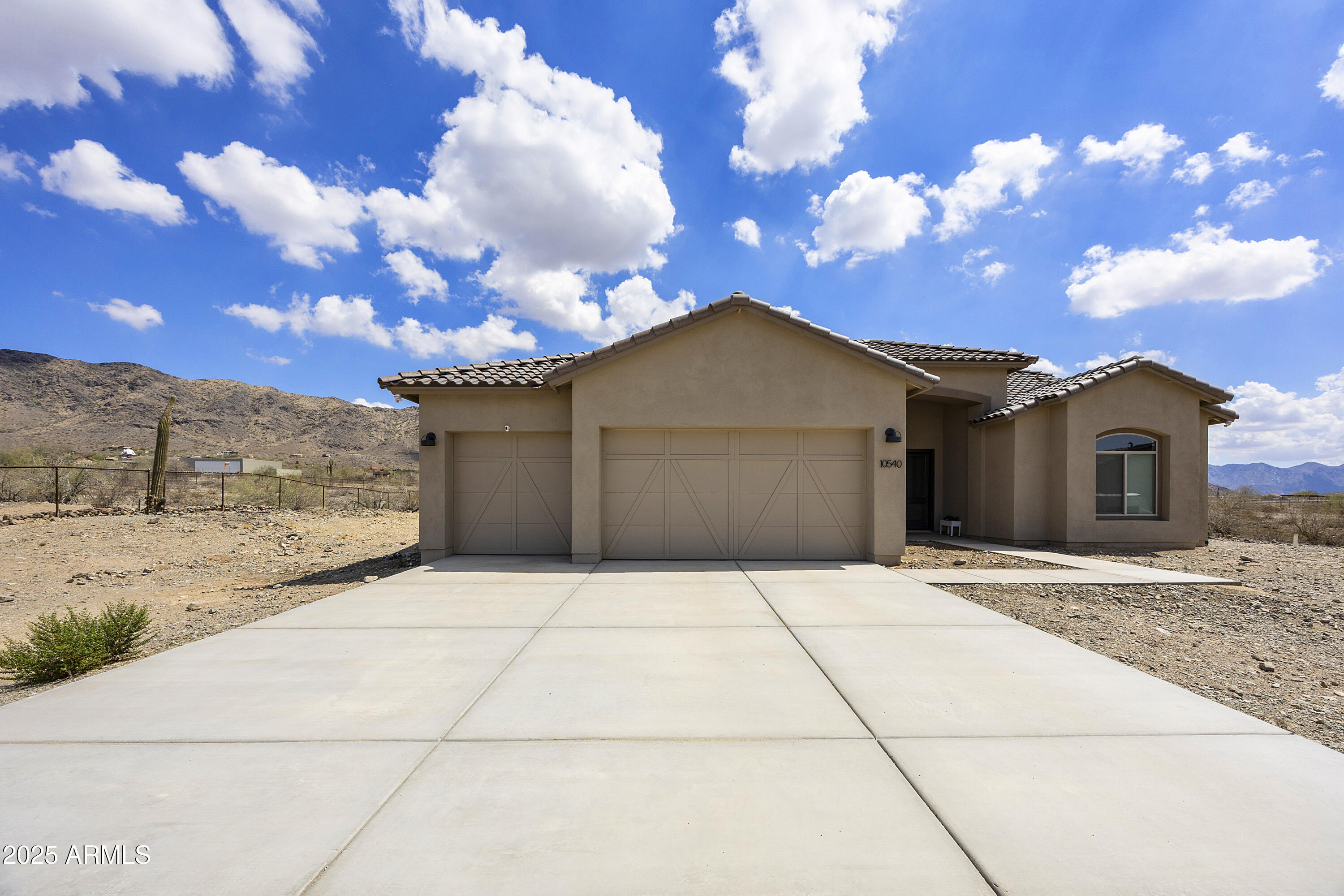 10540 S 32ND Drive