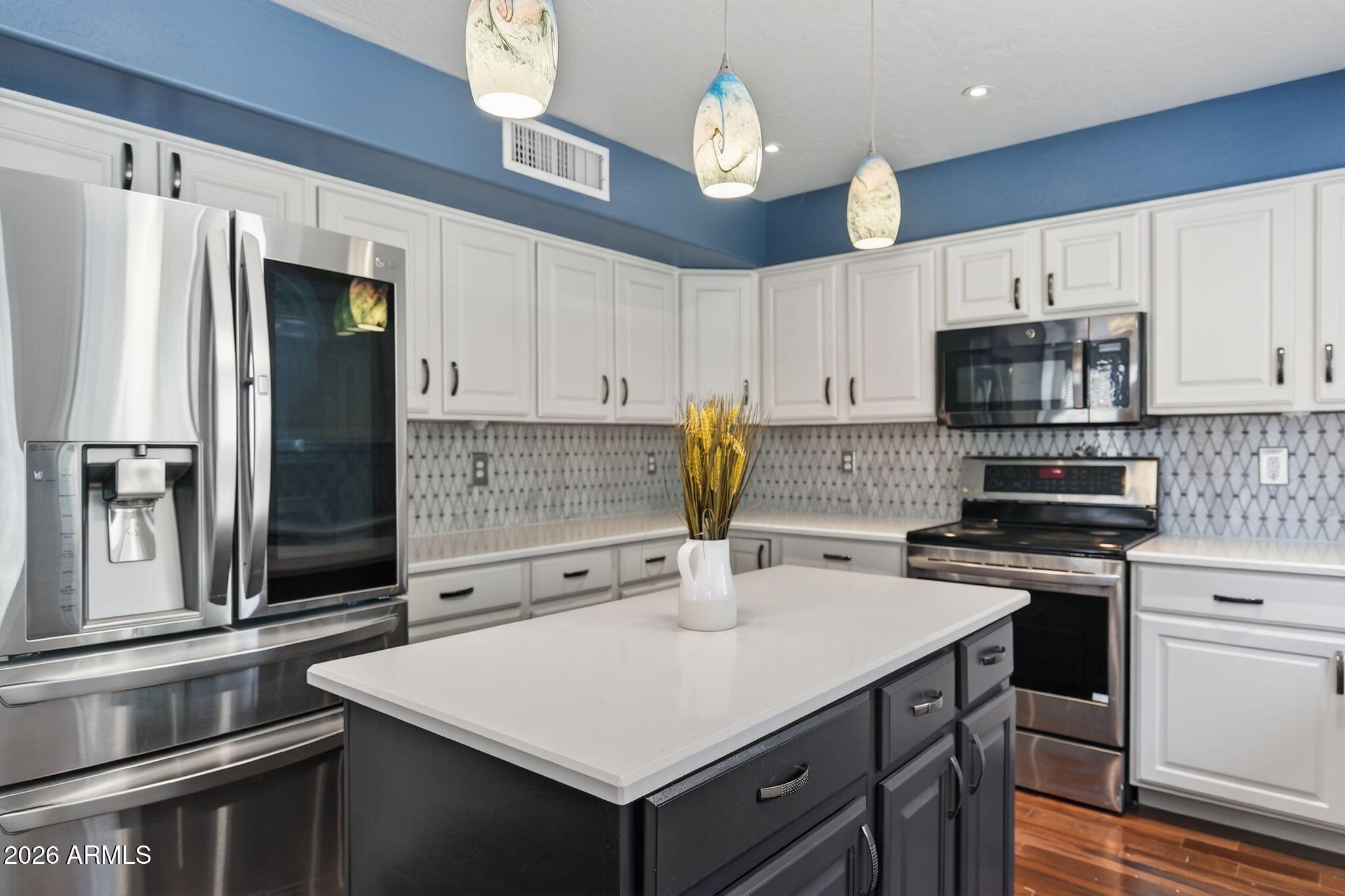 3241 S Horizon Place