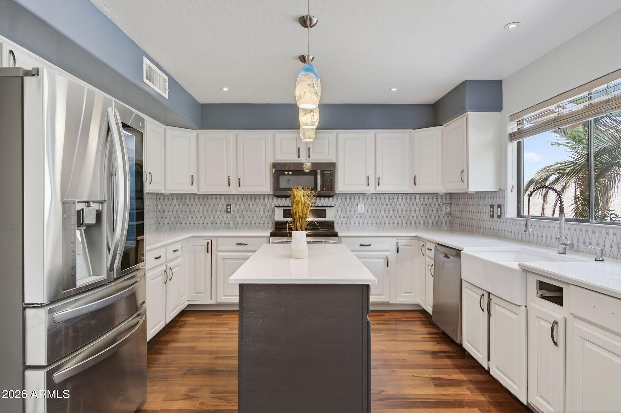 3241 S Horizon Place