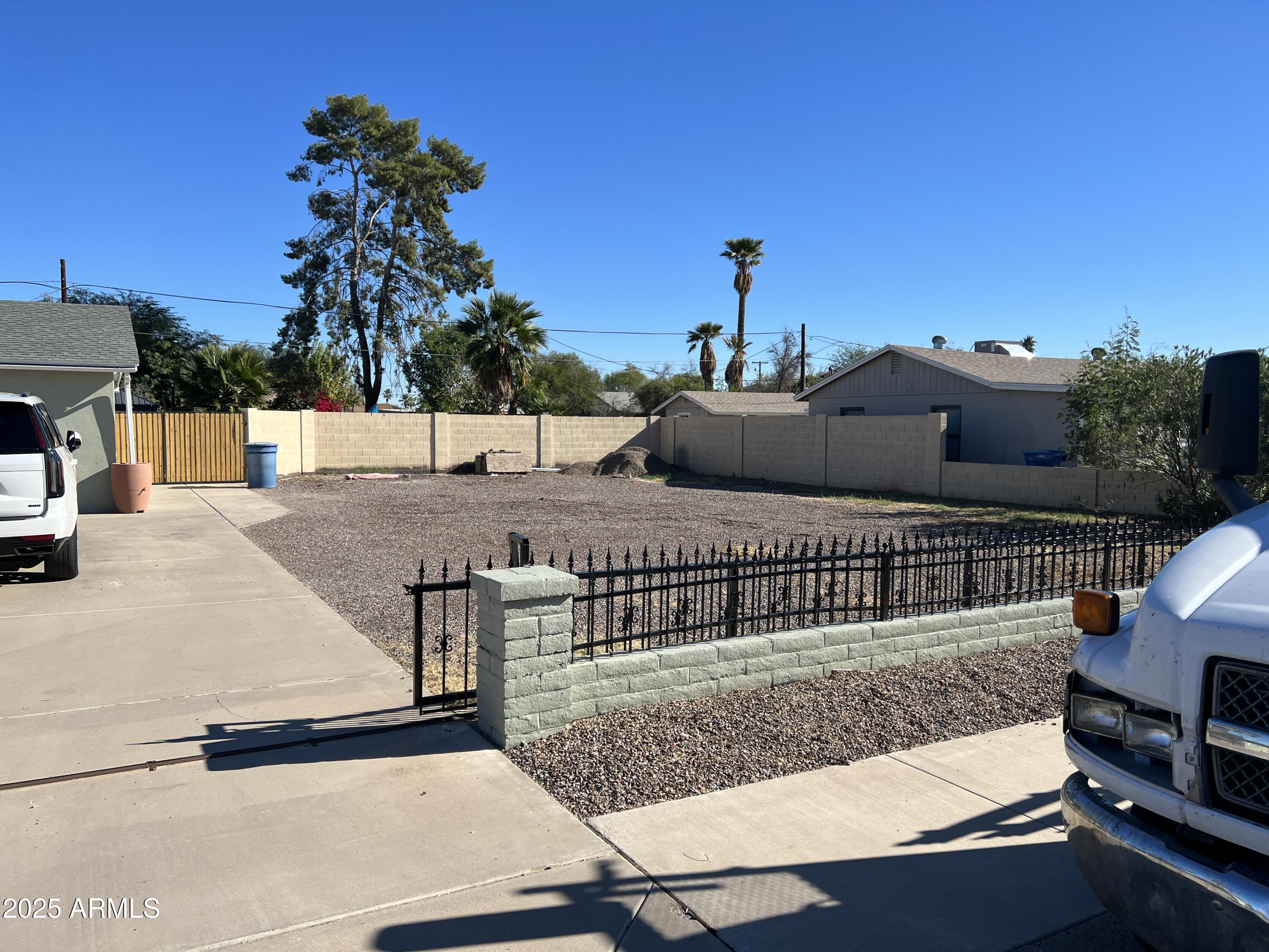 1305 N FRANCES Street