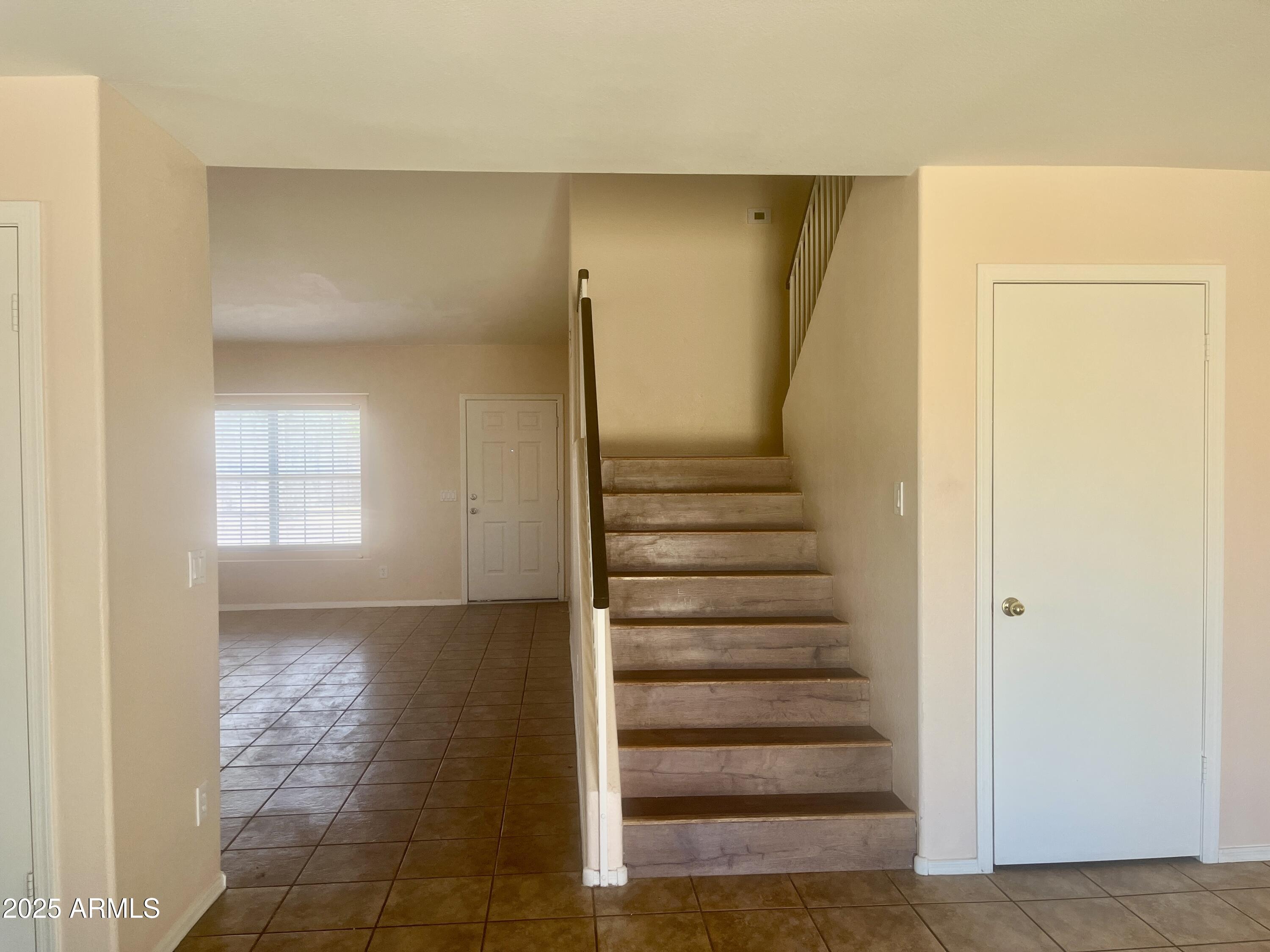 1654 W BOSTON Street