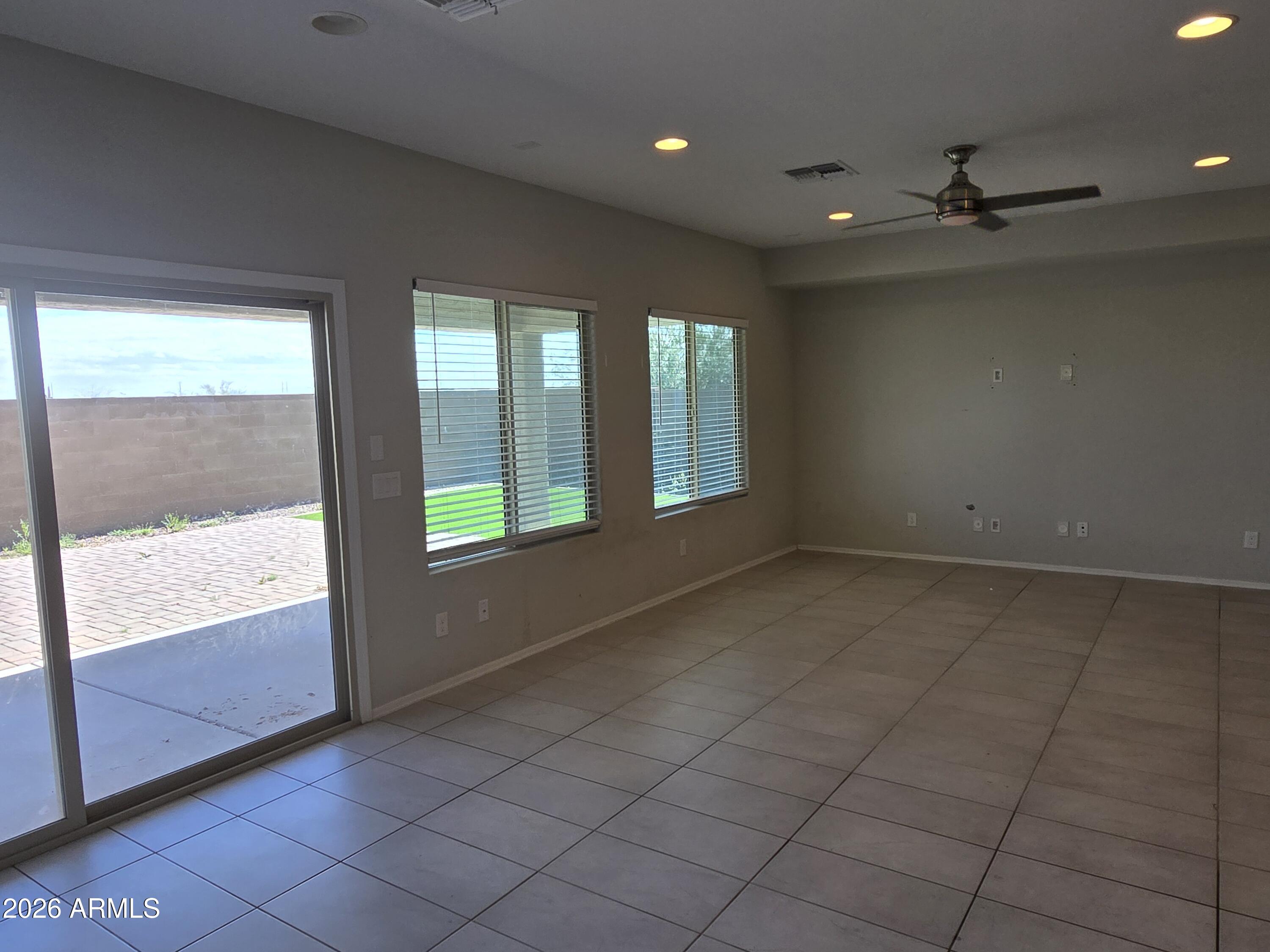 3667 N ASTORIA Drive