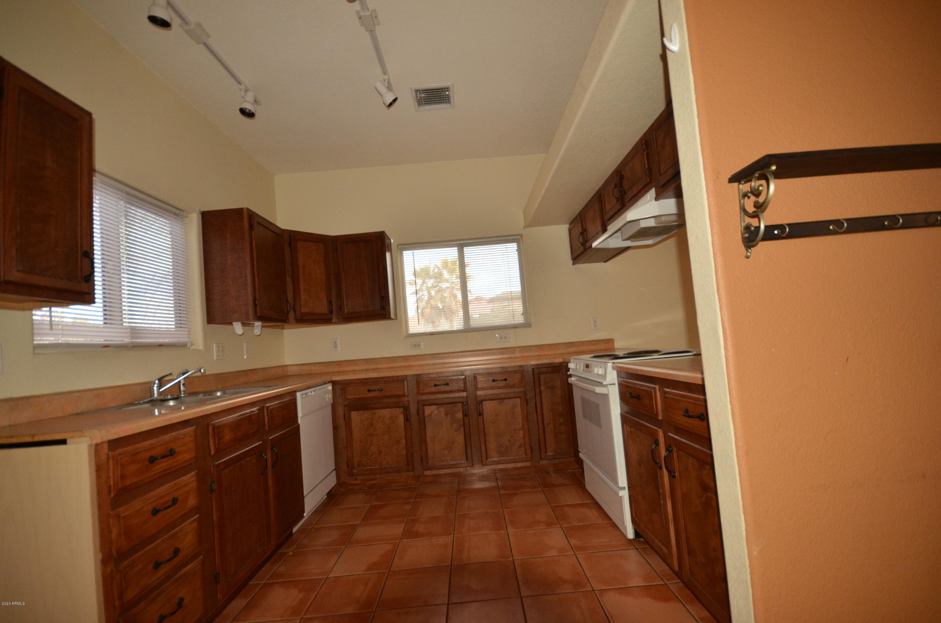 MESA VERDE ESTATES - Residential