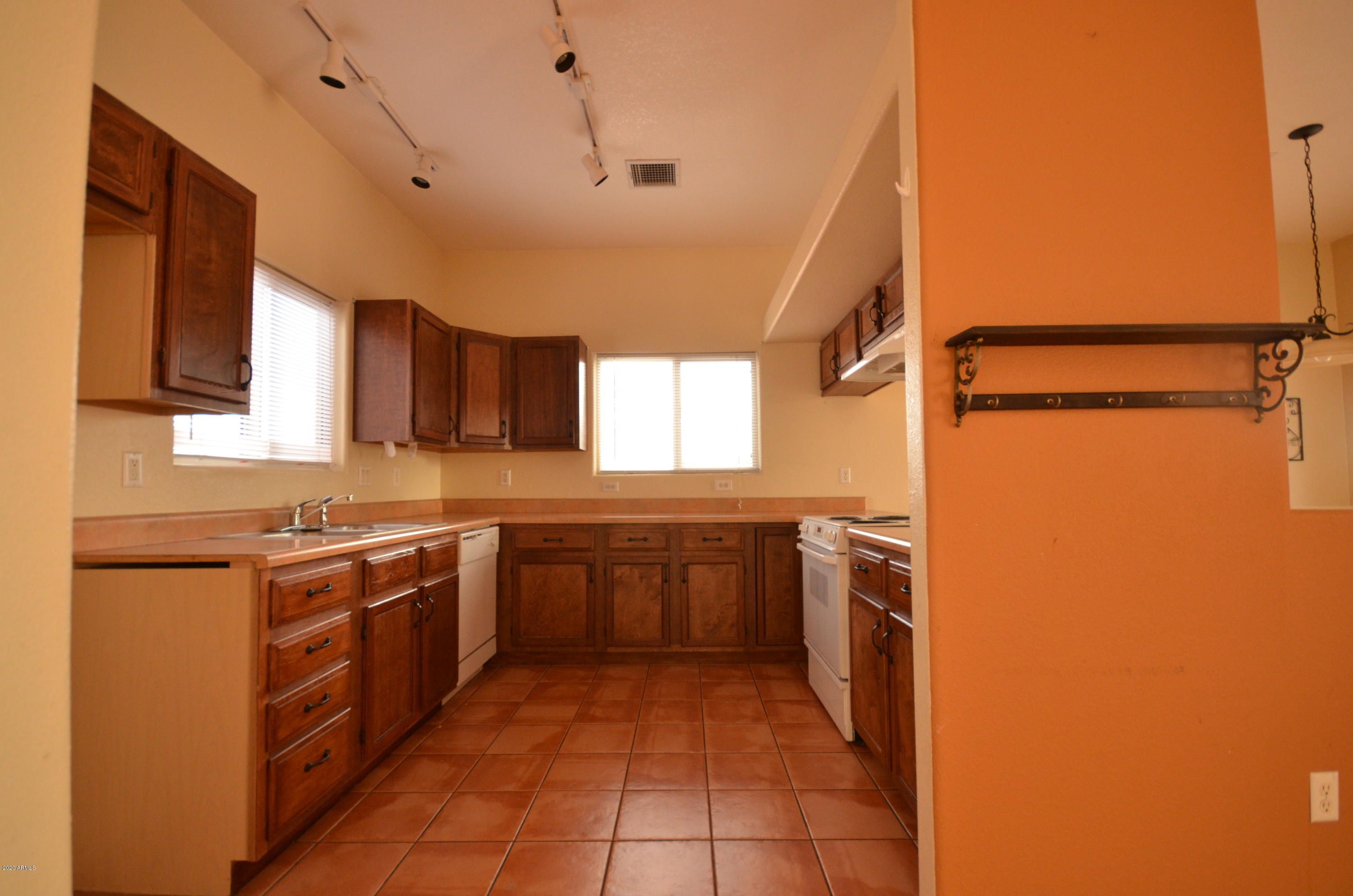 MESA VERDE ESTATES - Residential