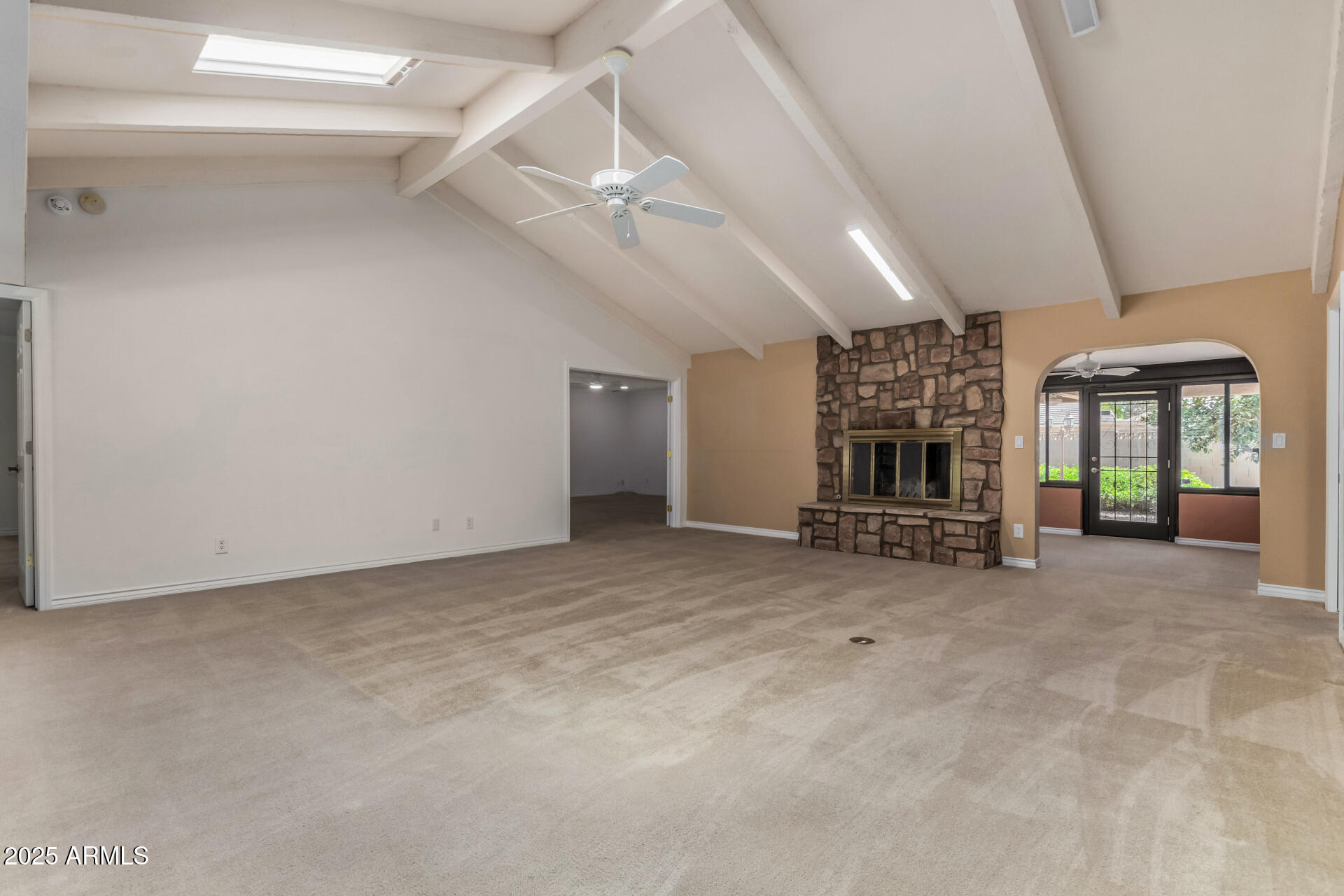 2031 E VAUGHN Street