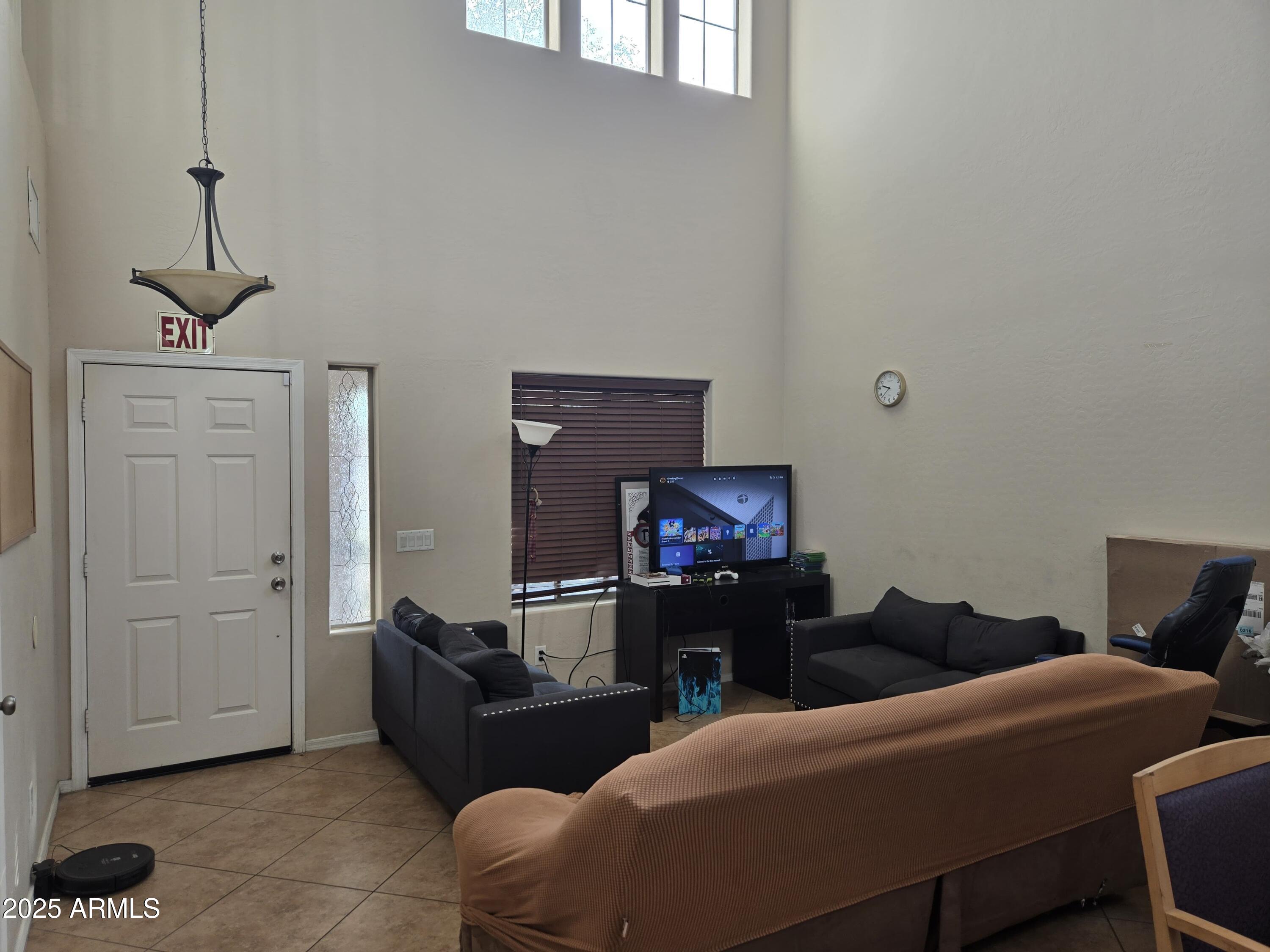 8814 W MAGNOLIA Street