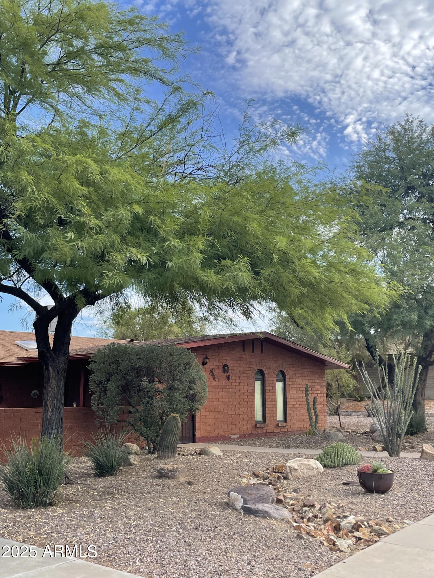 107 N JOHNSTON Drive