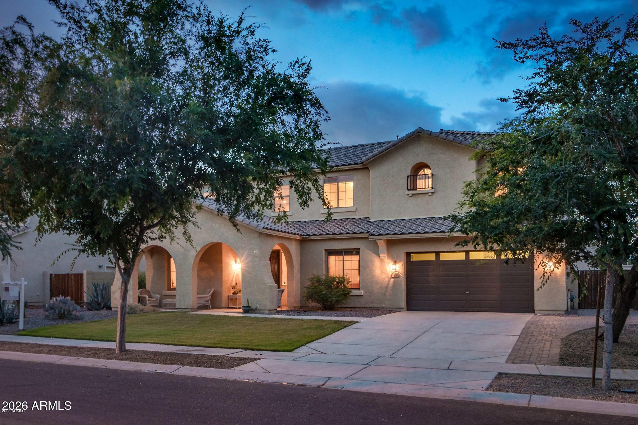 2738 E JANELLE Way
