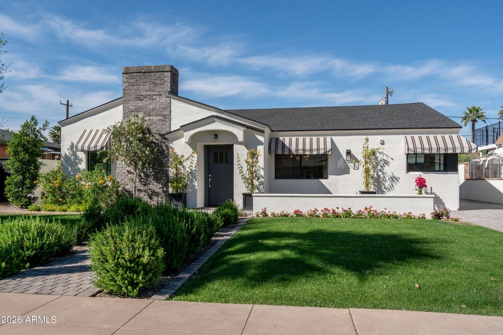 Photo of 518 W Holly Street, Phoenix, AZ 85003 (MLS # 7011745)