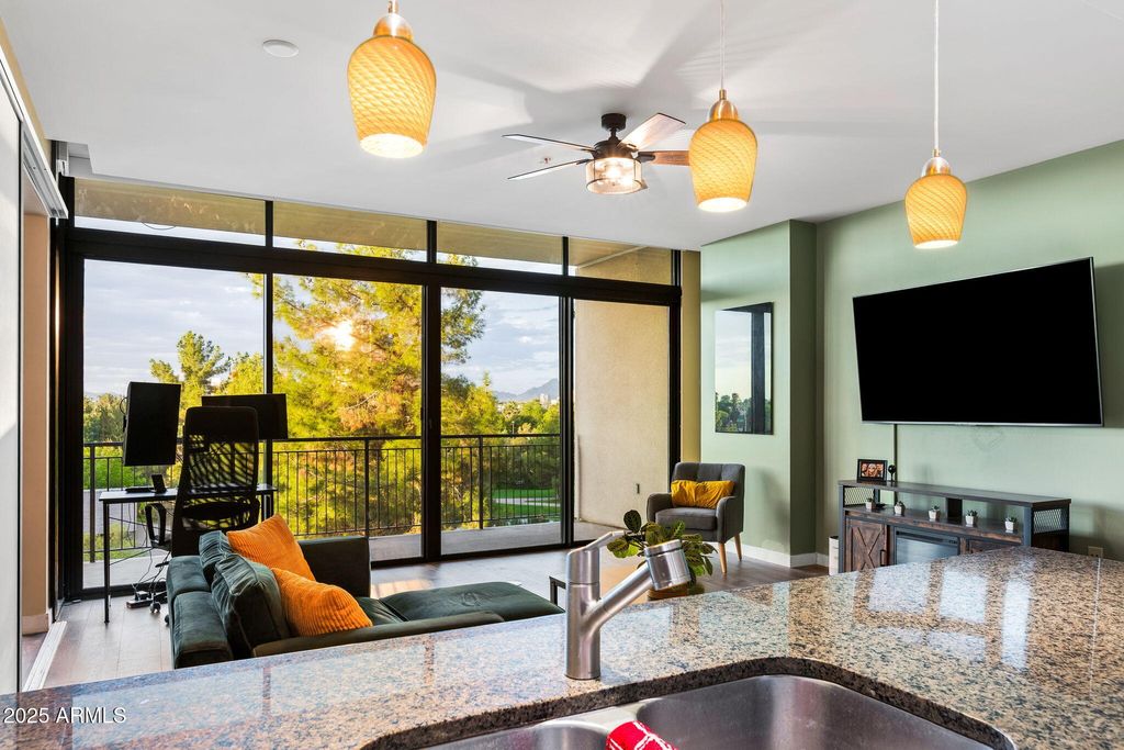 Photo of 208 W Portland Street #360, Phoenix, AZ 85003 (MLS # 7043143)