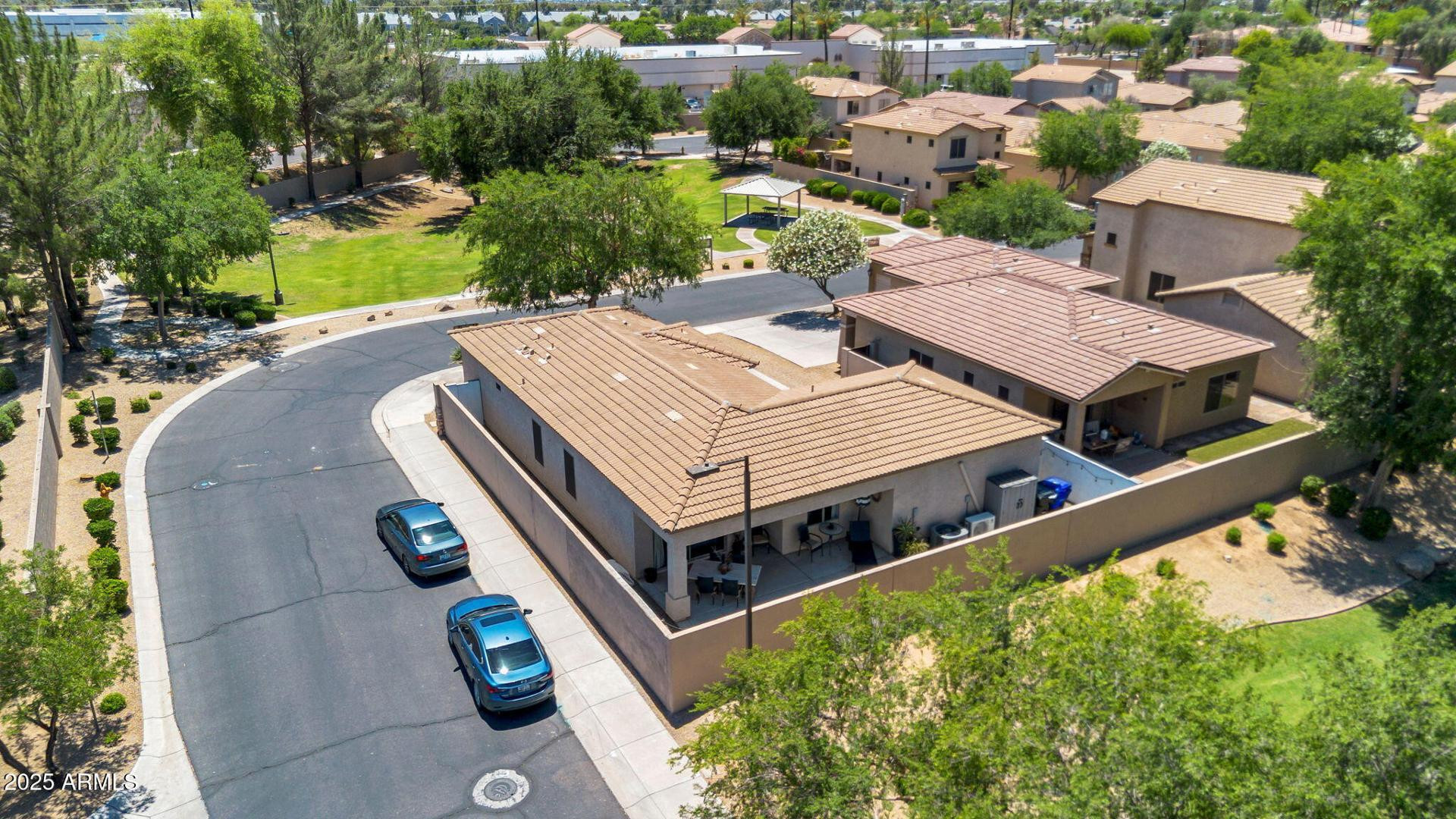 948 E Savannah Drive