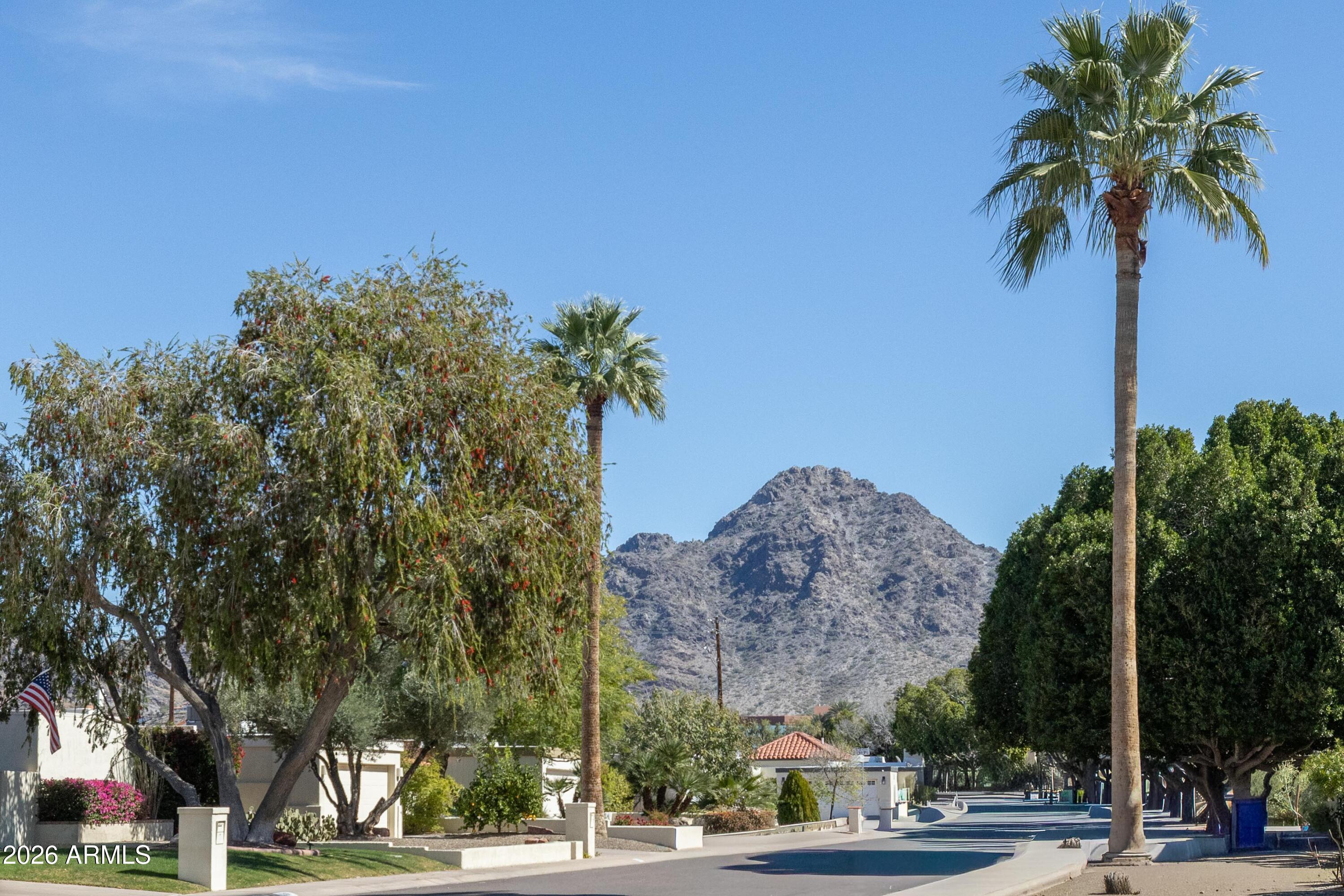 1302 E NICOLET Avenue