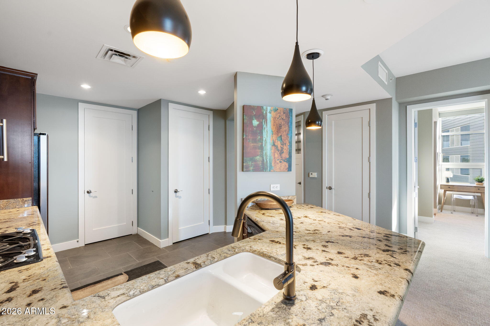 120 E RIO SALADO Parkway 406