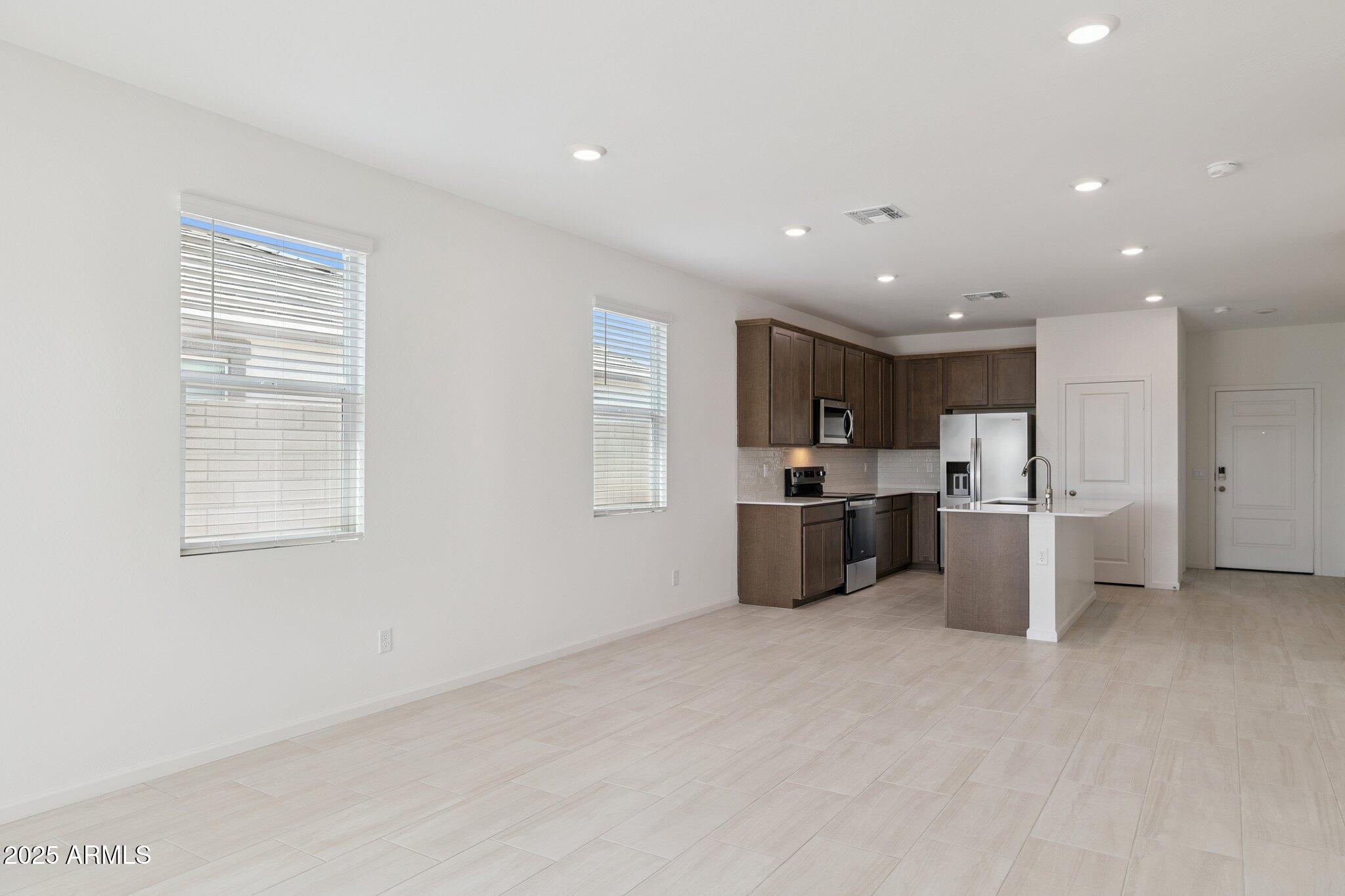 25471 W FRAKTUR Road