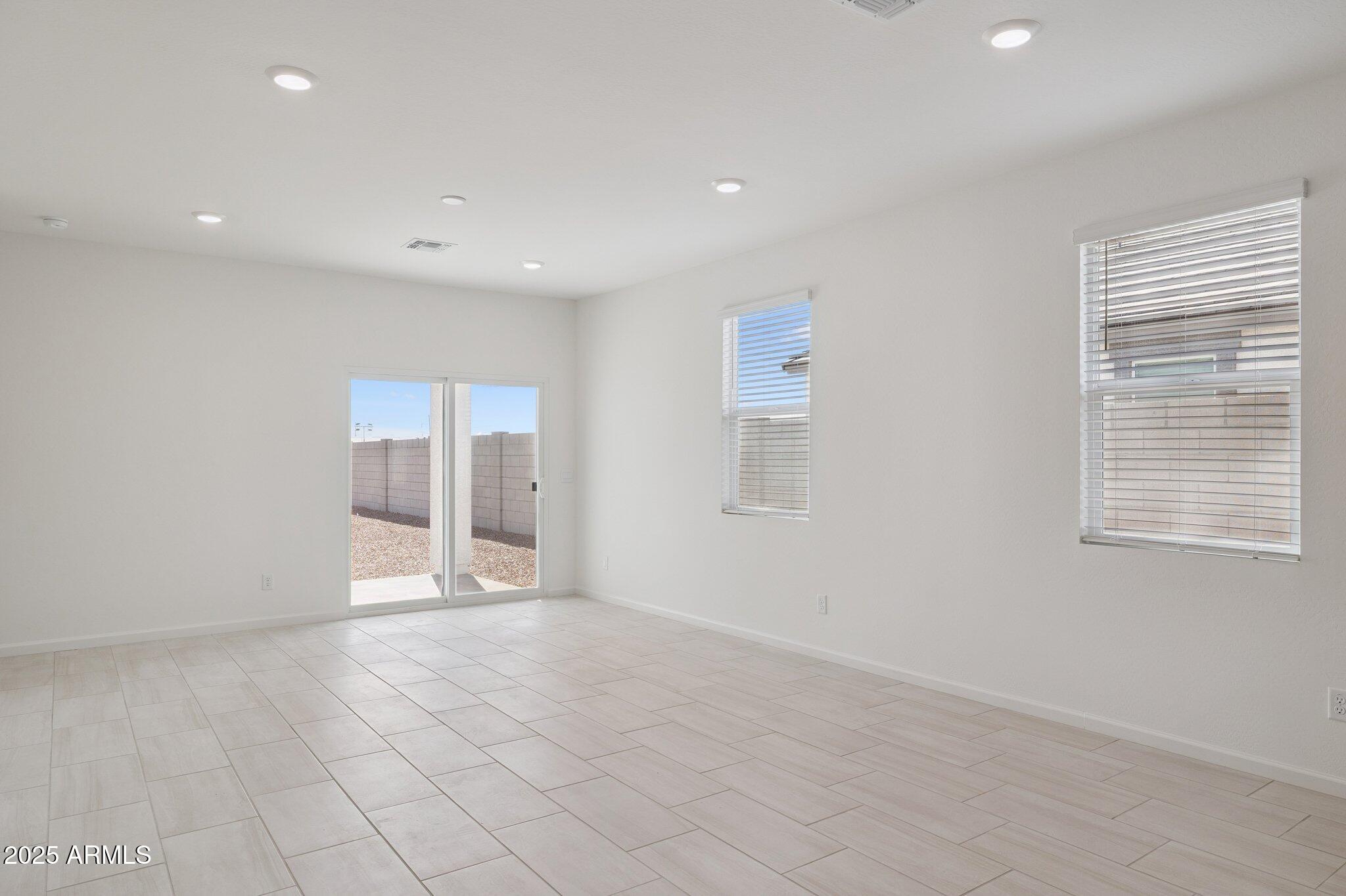 25471 W FRAKTUR Road