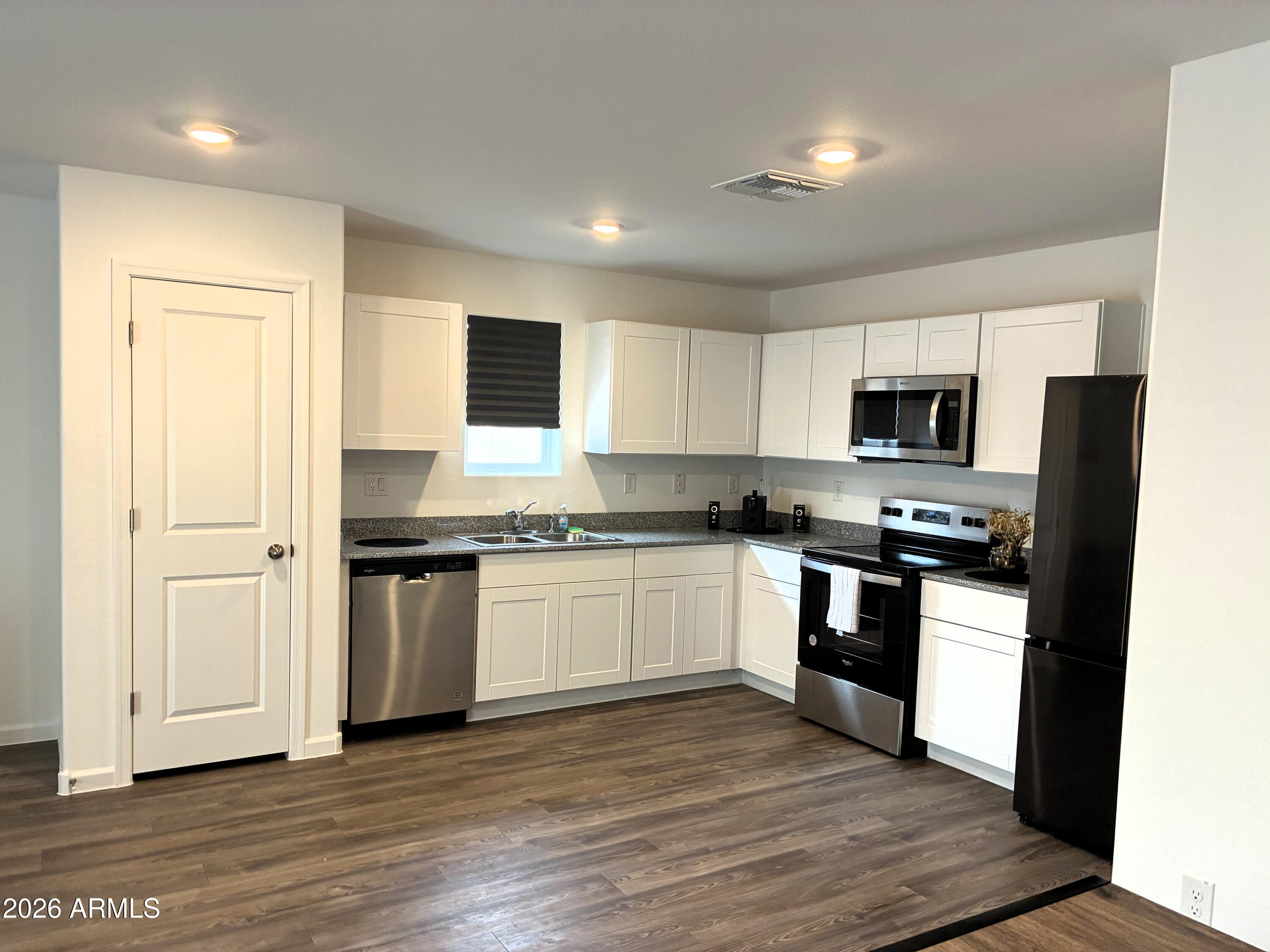 9933 W CONCORDIA Drive