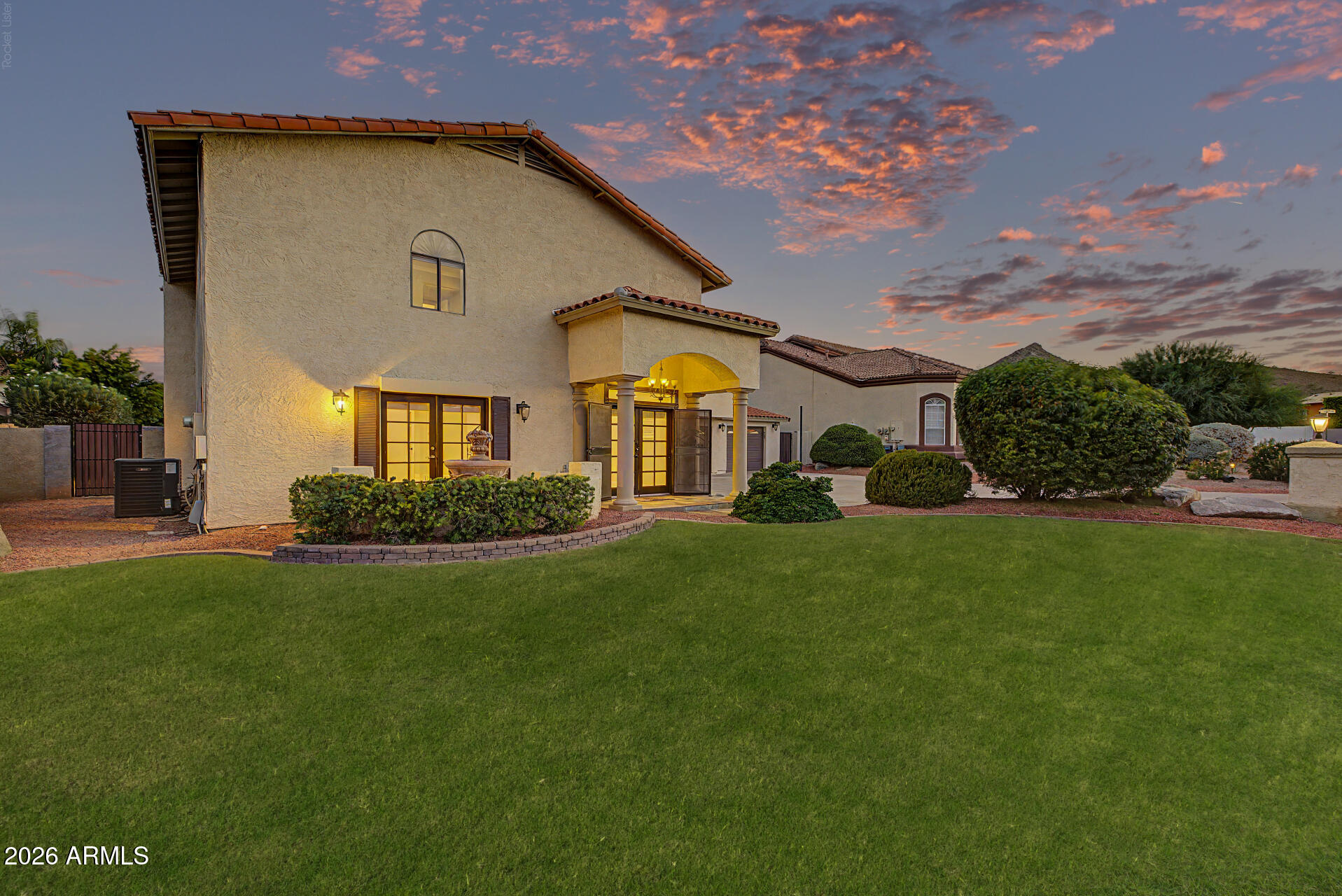 3011 E WINCHCOMB Drive