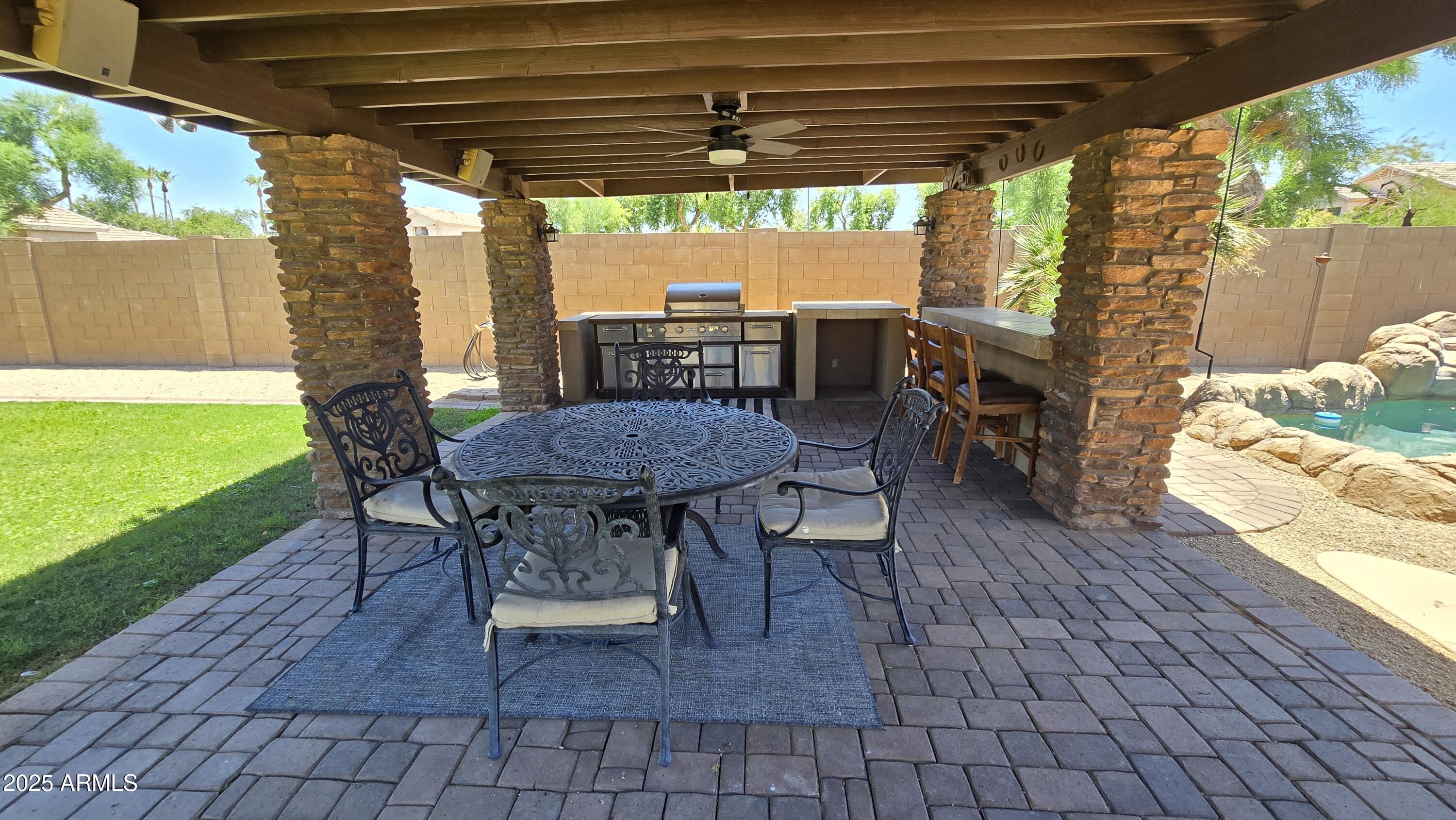 8421 W MELINDA Lane