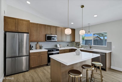 10901 W SELLS Drive Phoenix AZ 85037