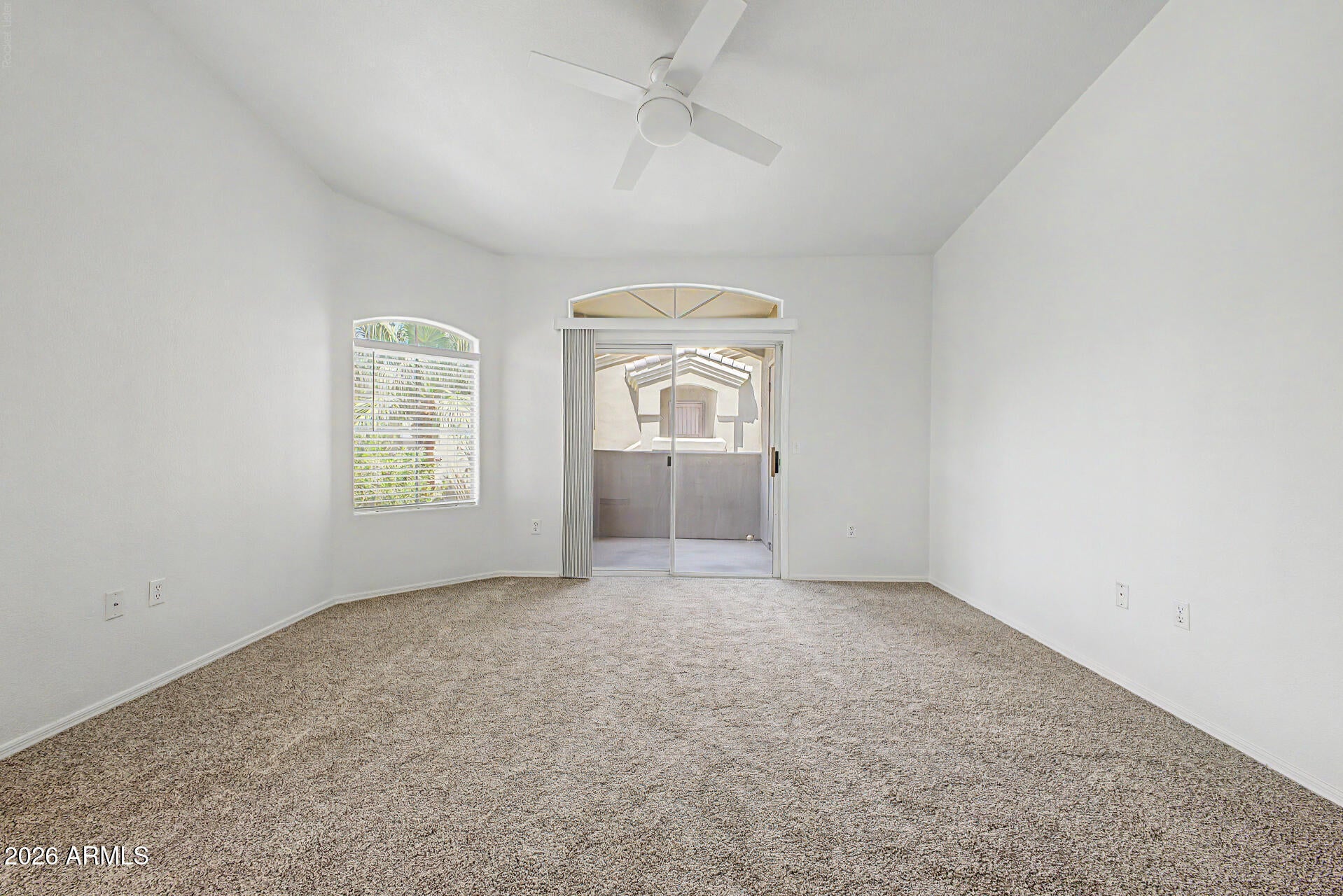 5335 E SHEA Boulevard 2090