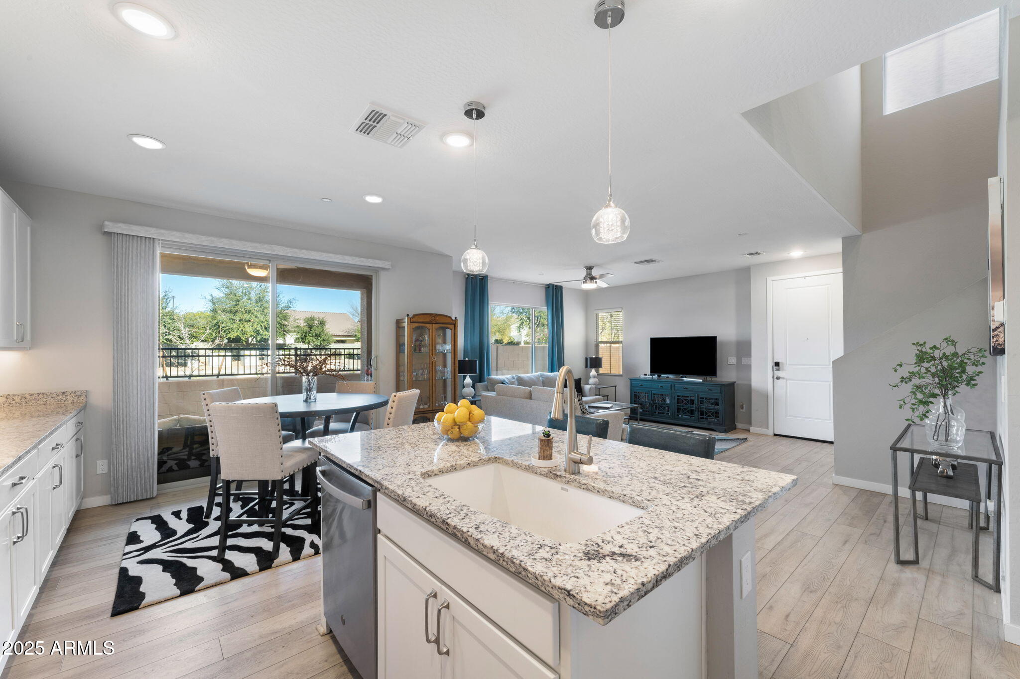 730 E ZESTA Lane 101