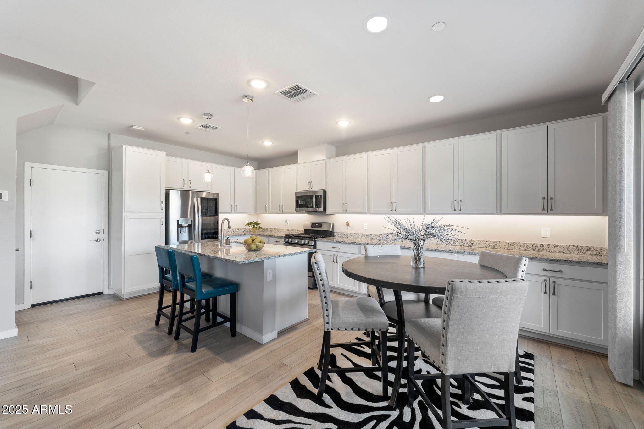 730 E ZESTA Lane 101