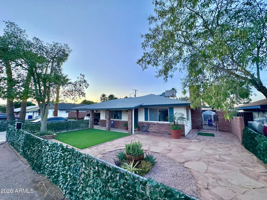Photo of 116 W Orchid Lane, Chandler, AZ 85225 (MLS # 7027064)
