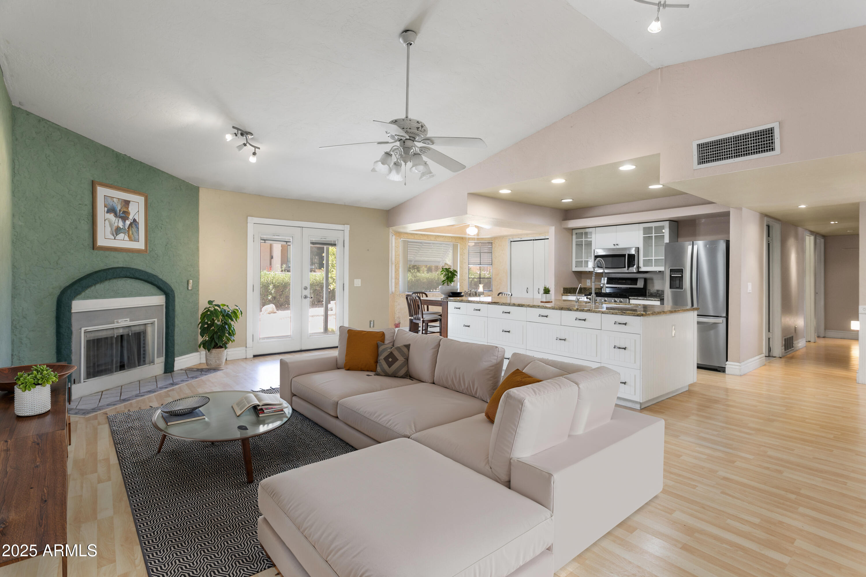 1837 E PRESIDIO Road