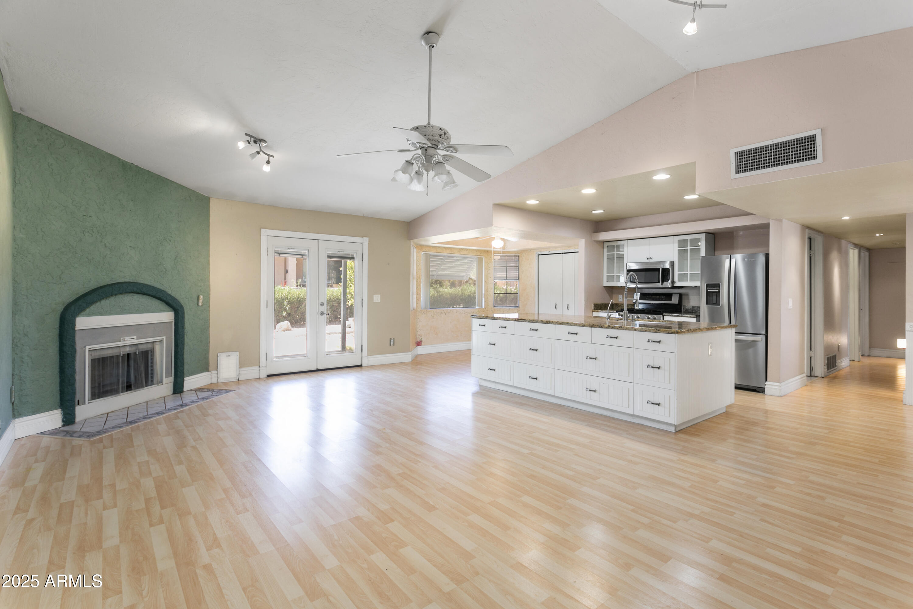 1837 E PRESIDIO Road