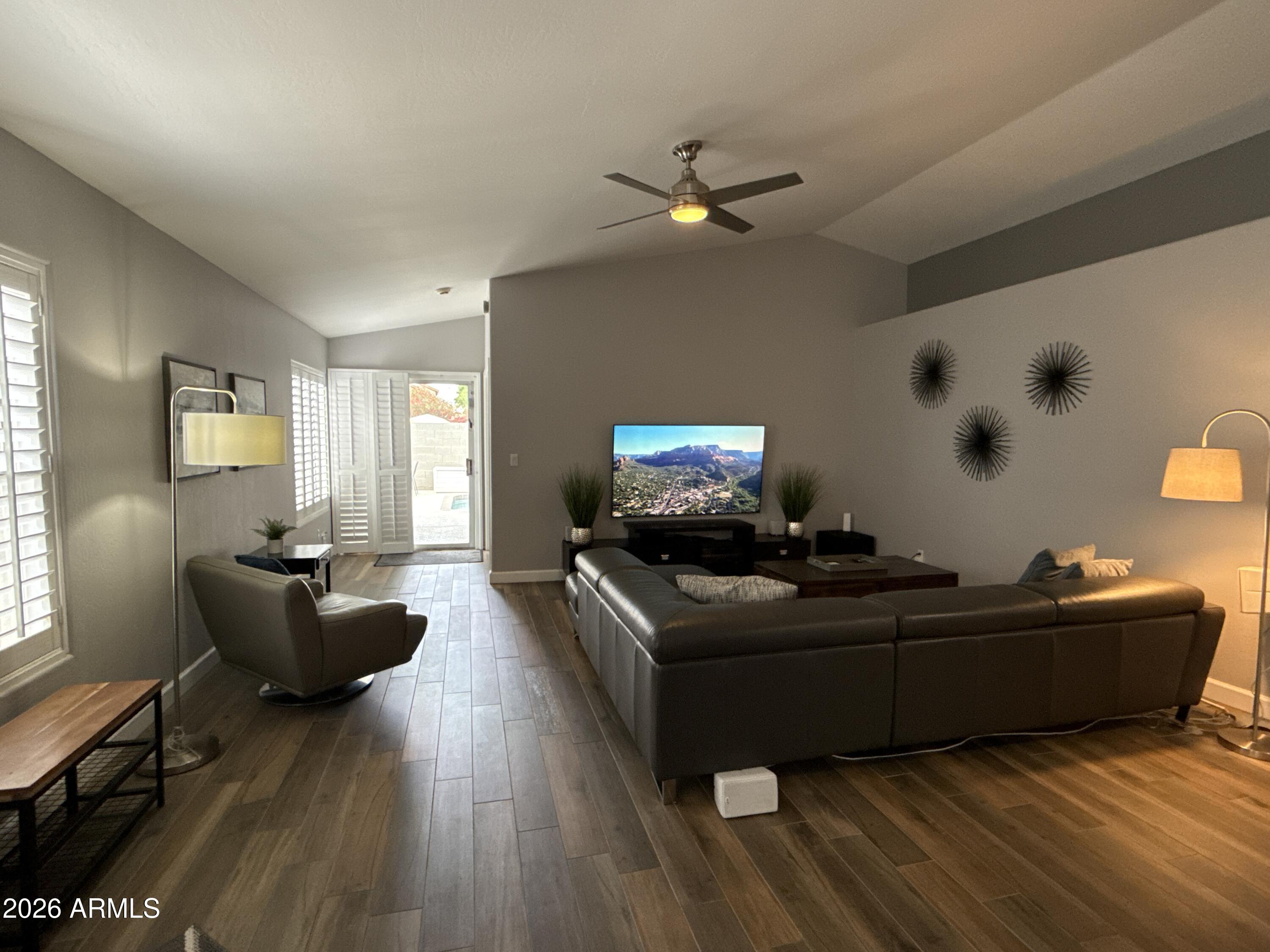 4052 E CHAPAROSA Way