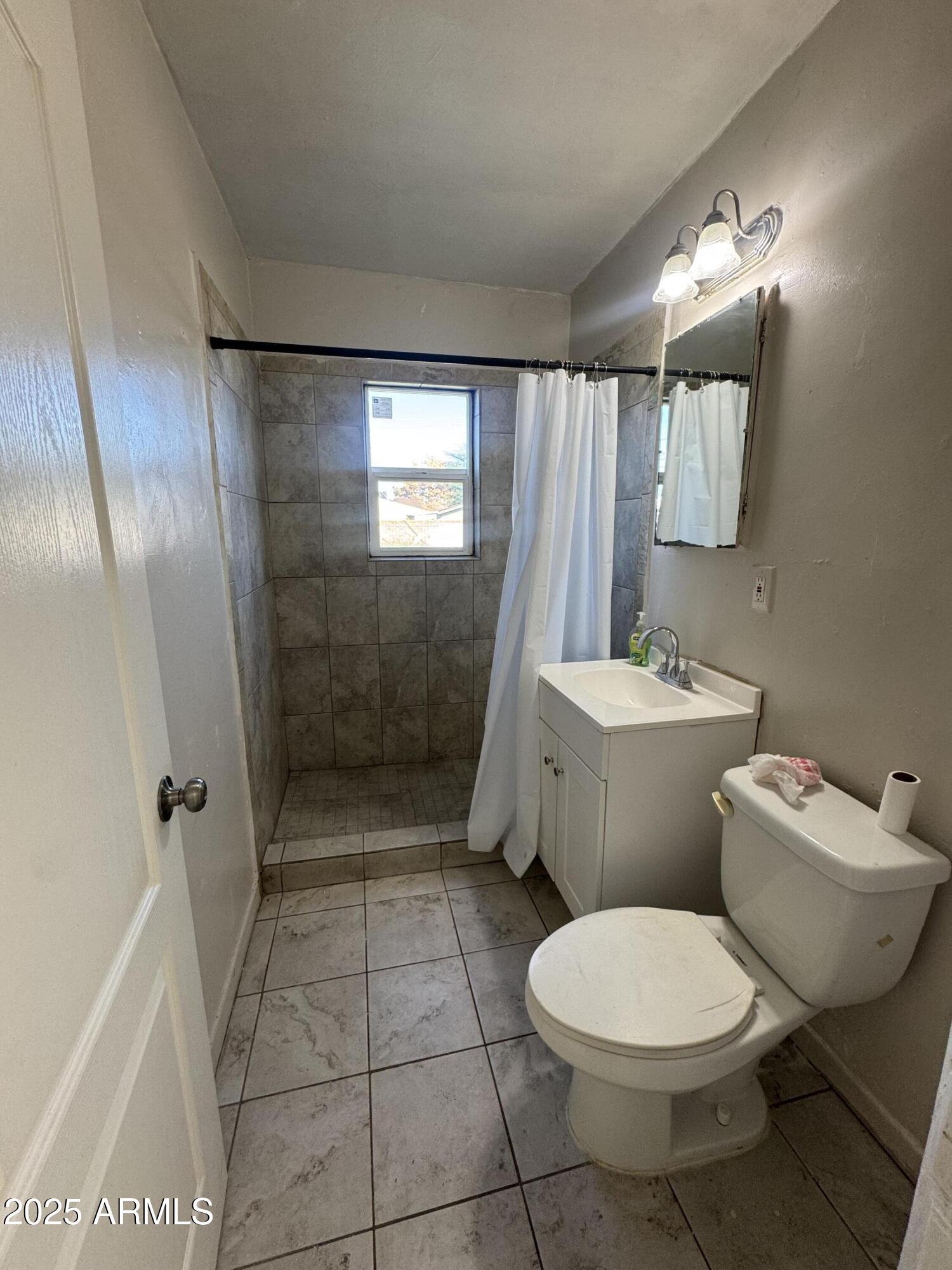 2502 W JEFFERSON Street