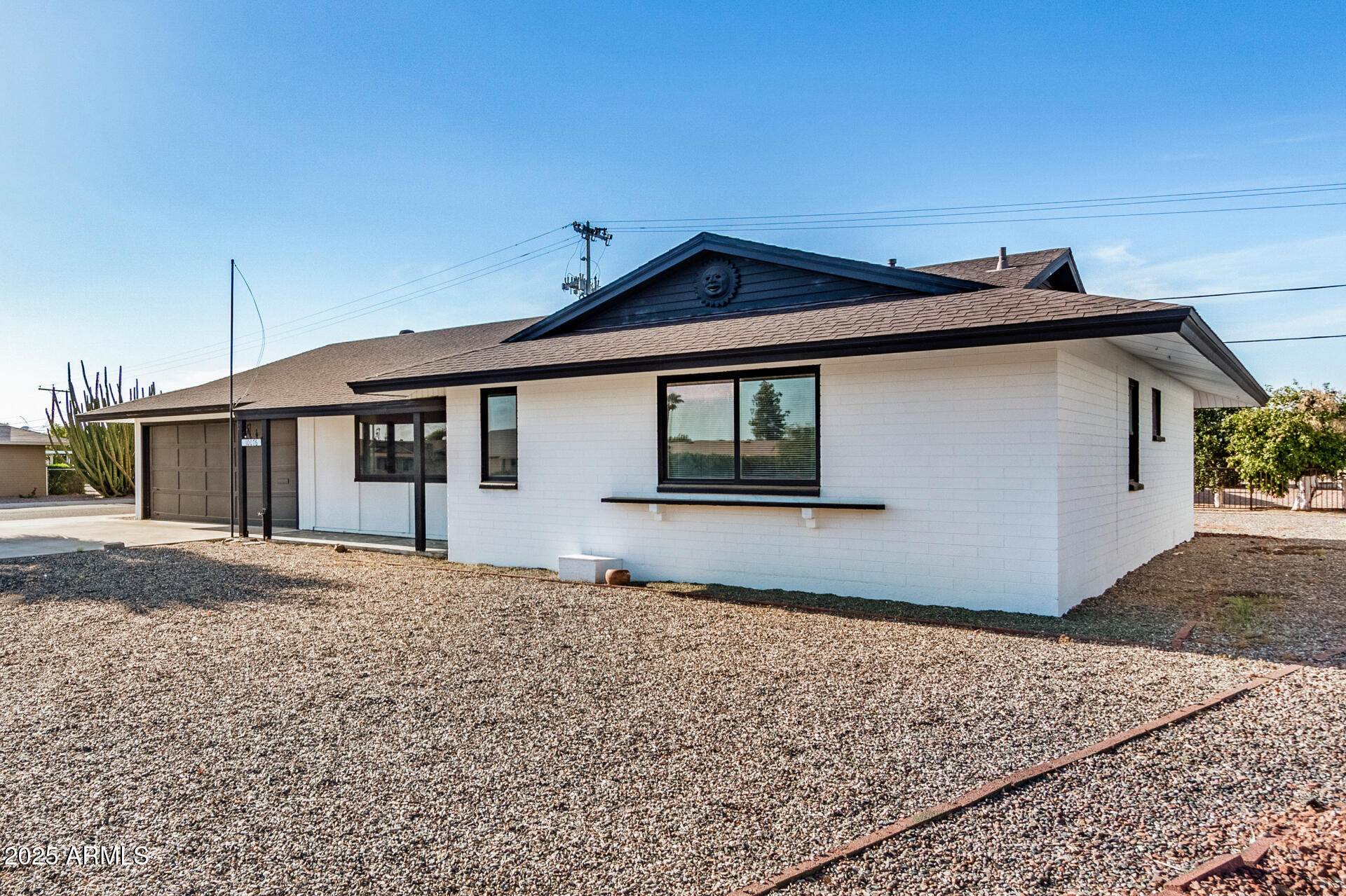 10076 W PEORIA Avenue