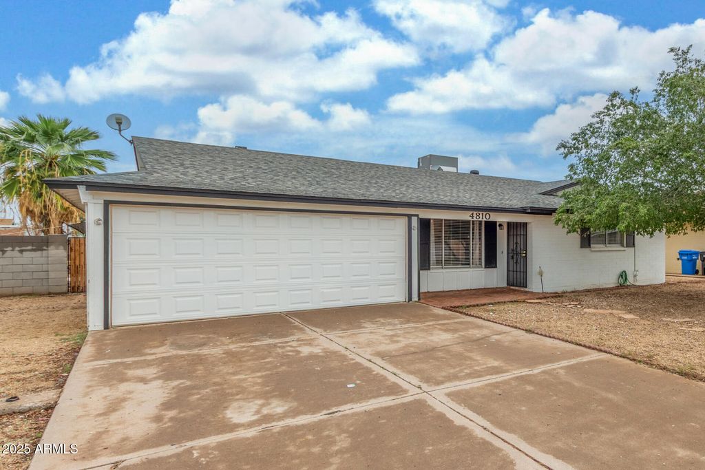 Photo of 4810 W Laurel Lane, Glendale, AZ 85304 (MLS # 6933310)