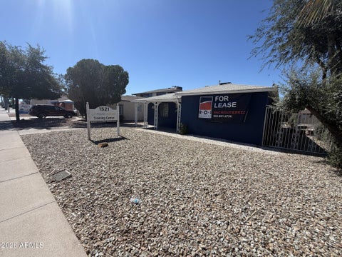 Photo of 1521 W Thomas Road, Phoenix, AZ 85015 (MLS # 7047310)