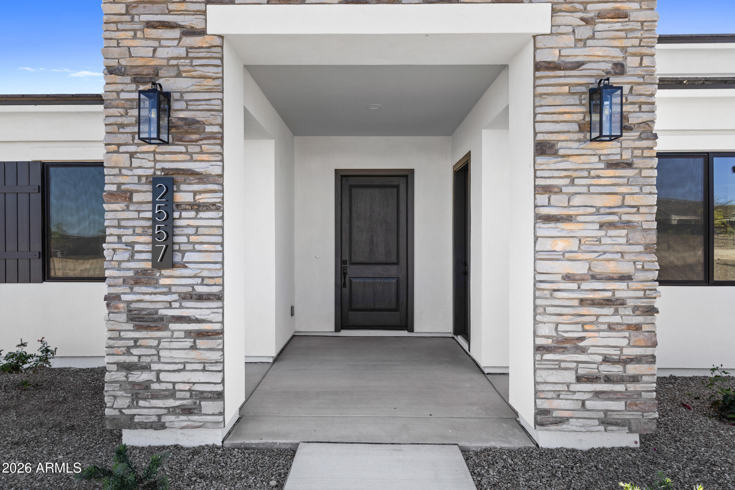 2557 W MARITA Street