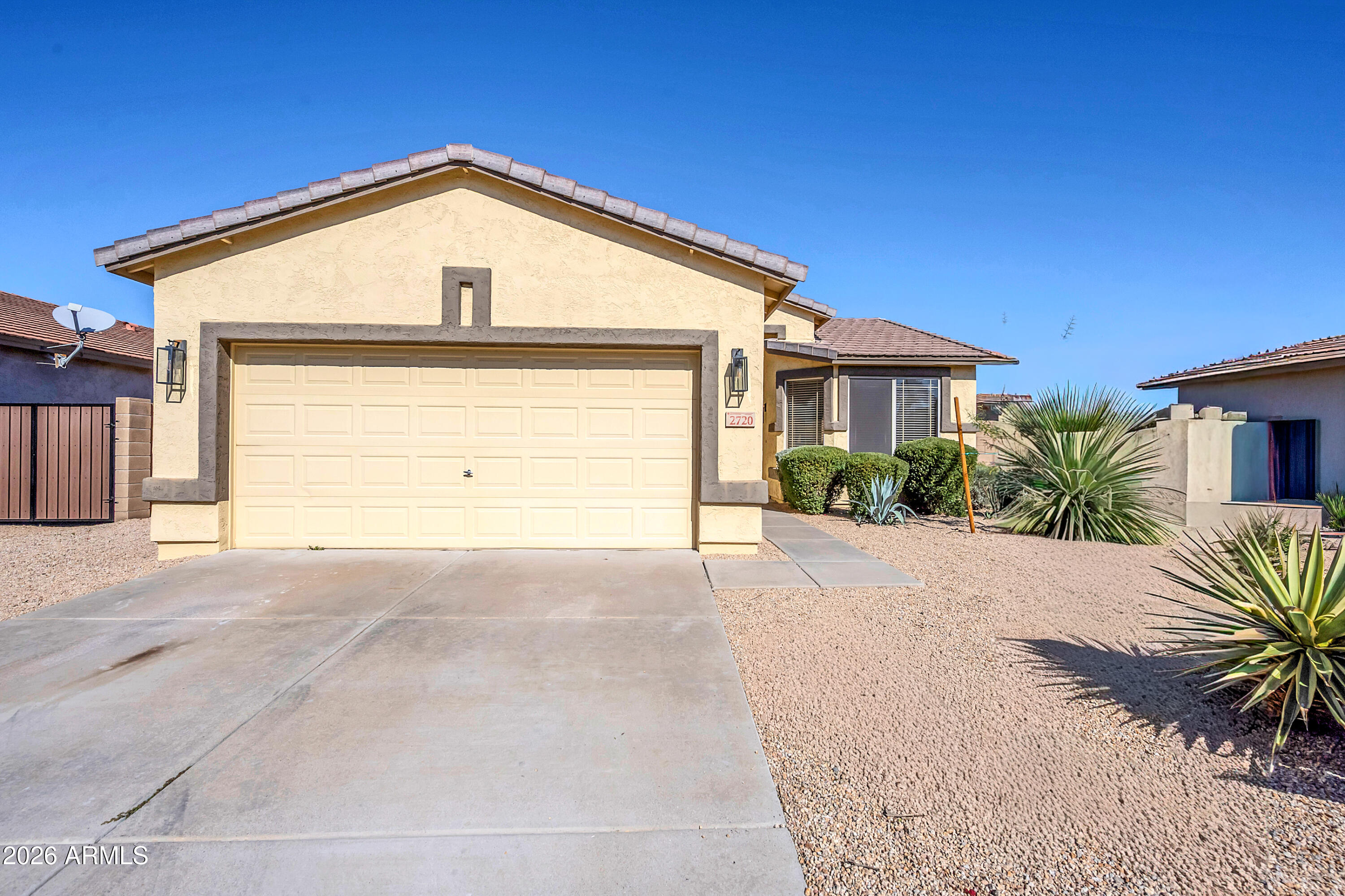 2720 E CARLA VISTA Drive