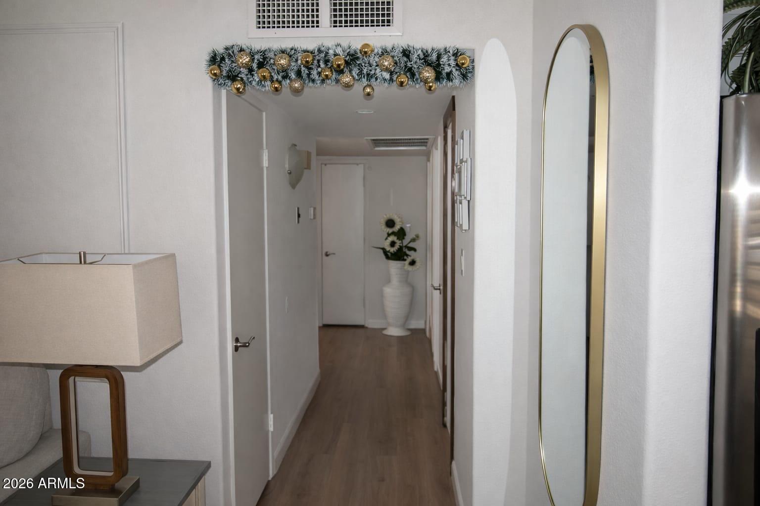 8318 W TURNEY Avenue