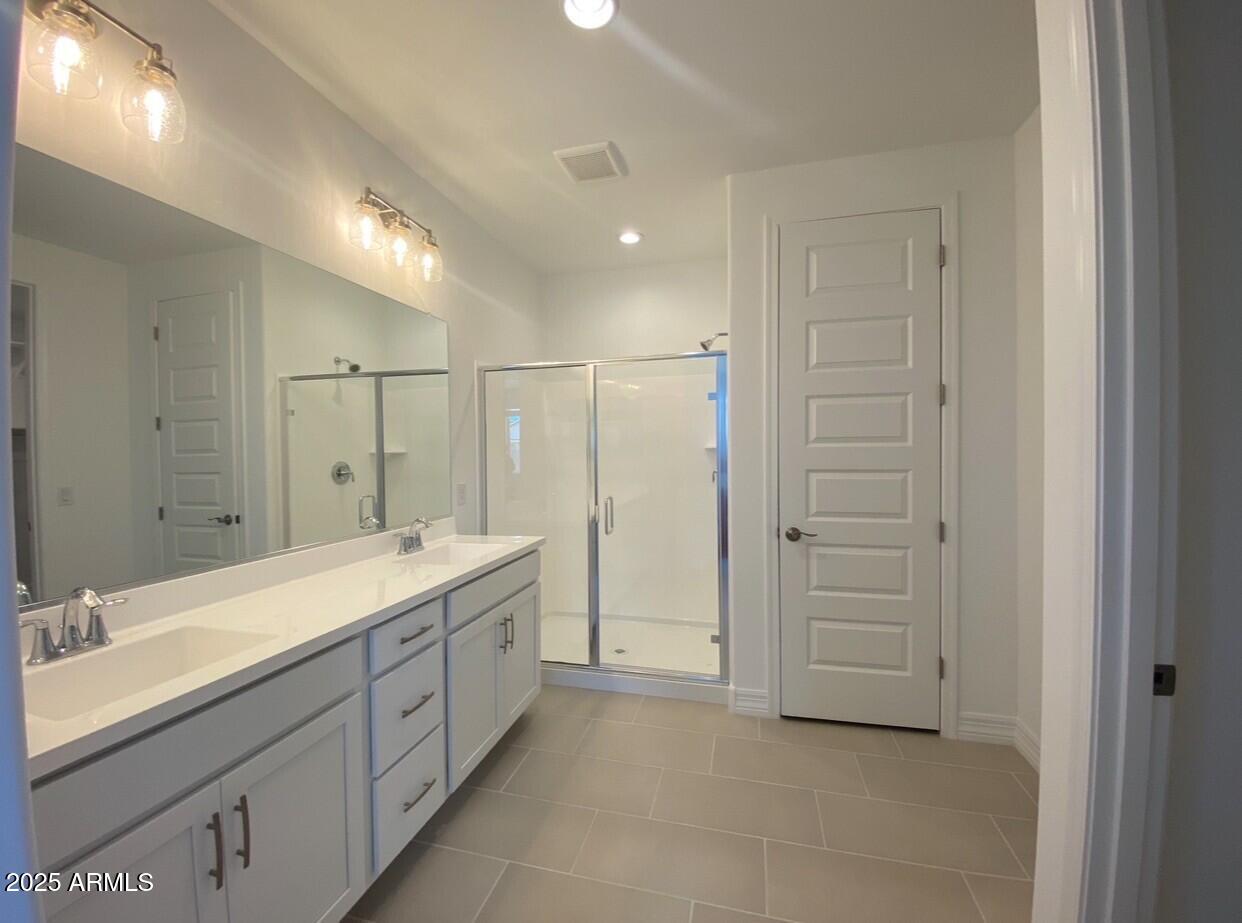 Homes 2 10217 W FAIRMOUNT Avenue
