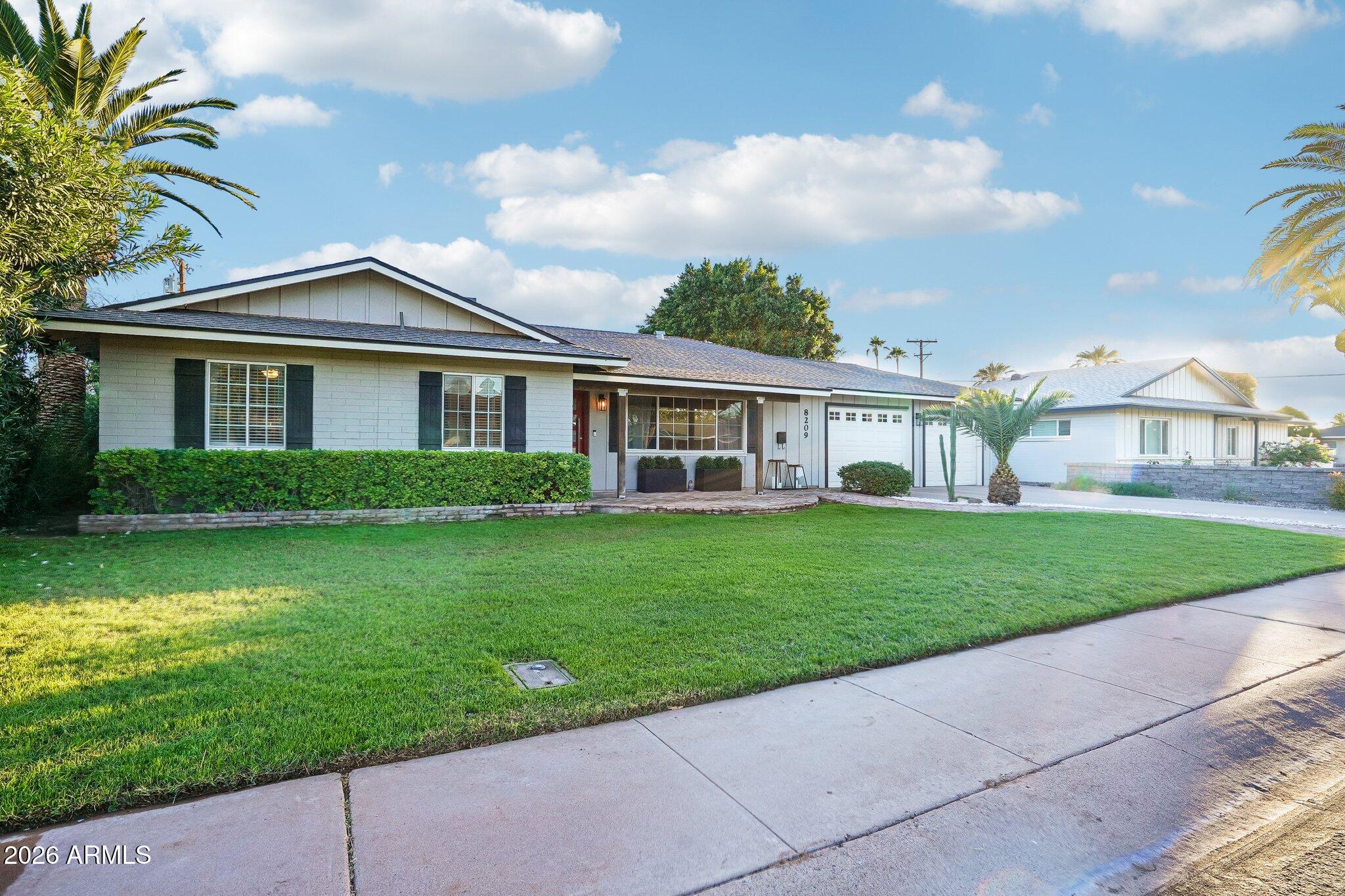 8209 E WILSHIRE Drive
